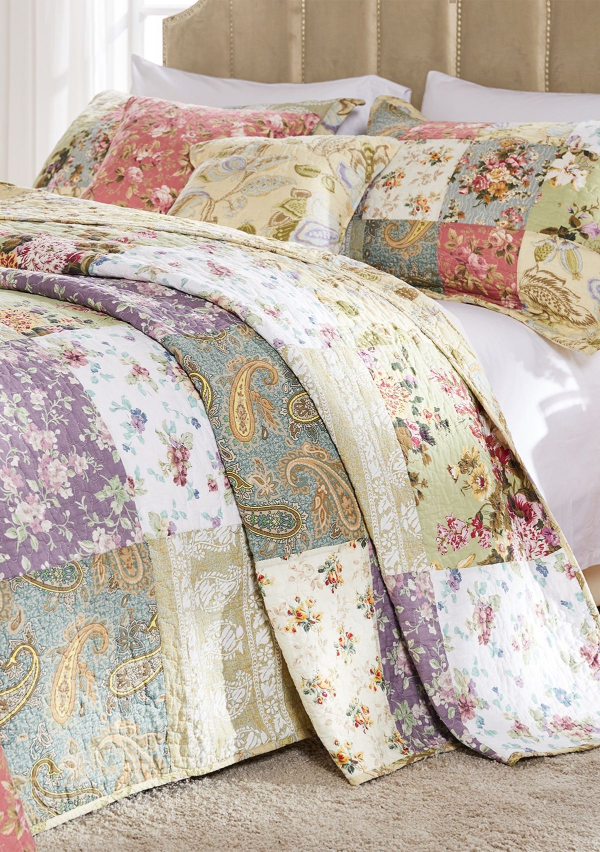 Blooming Prairie Bedspread Set