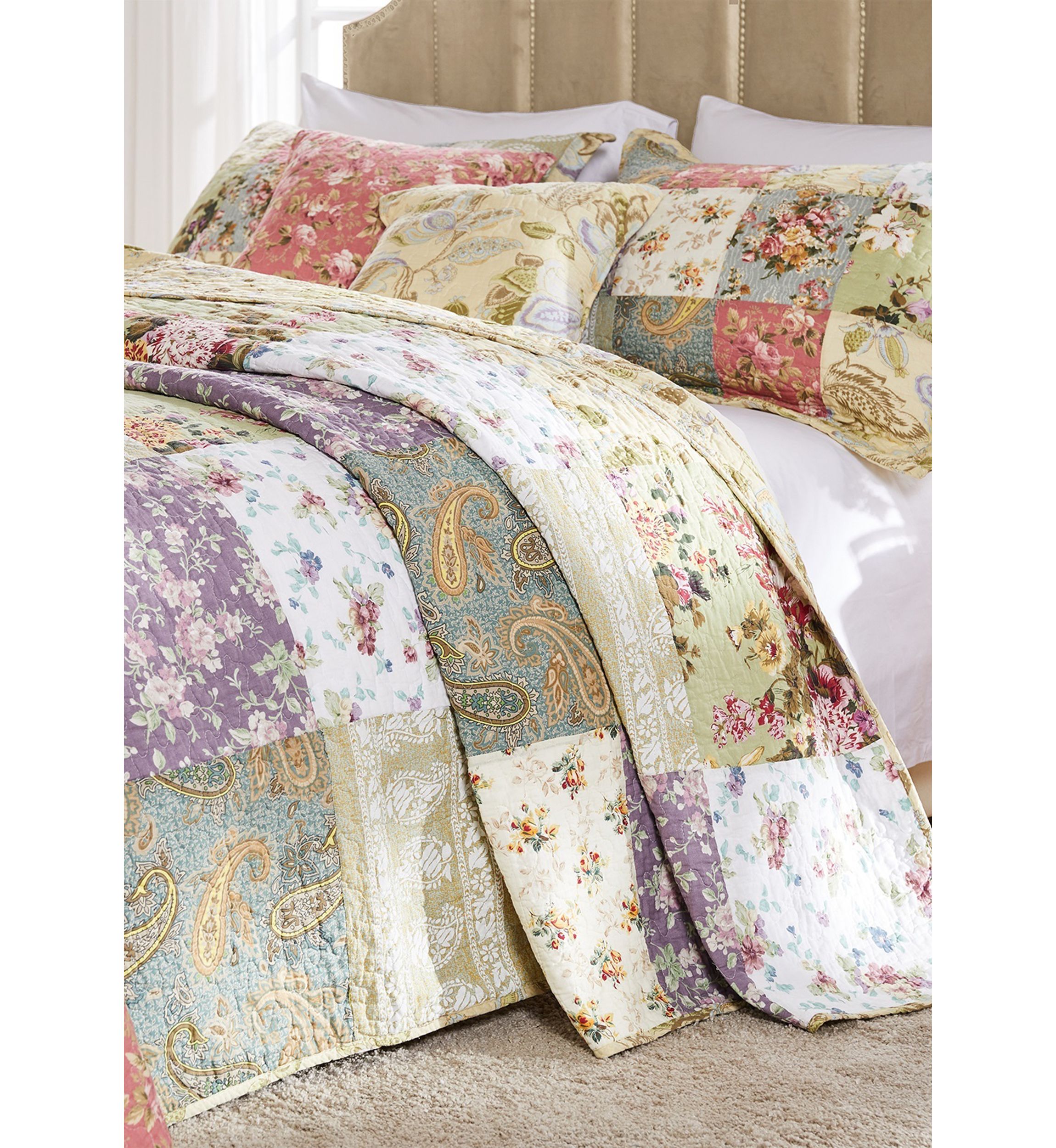 Blooming Prairie Bedspread Set
