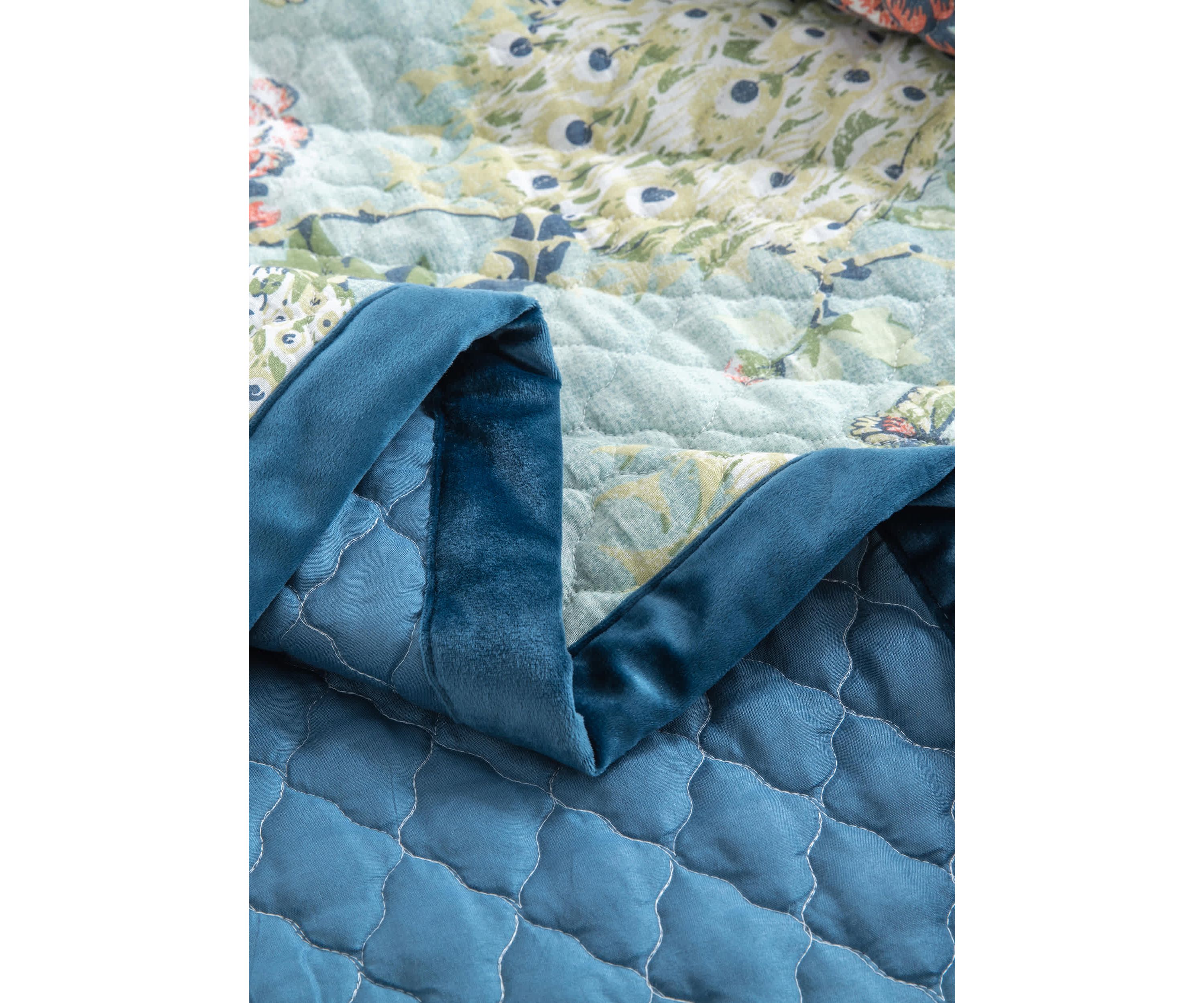 Pavona Quilt Set
