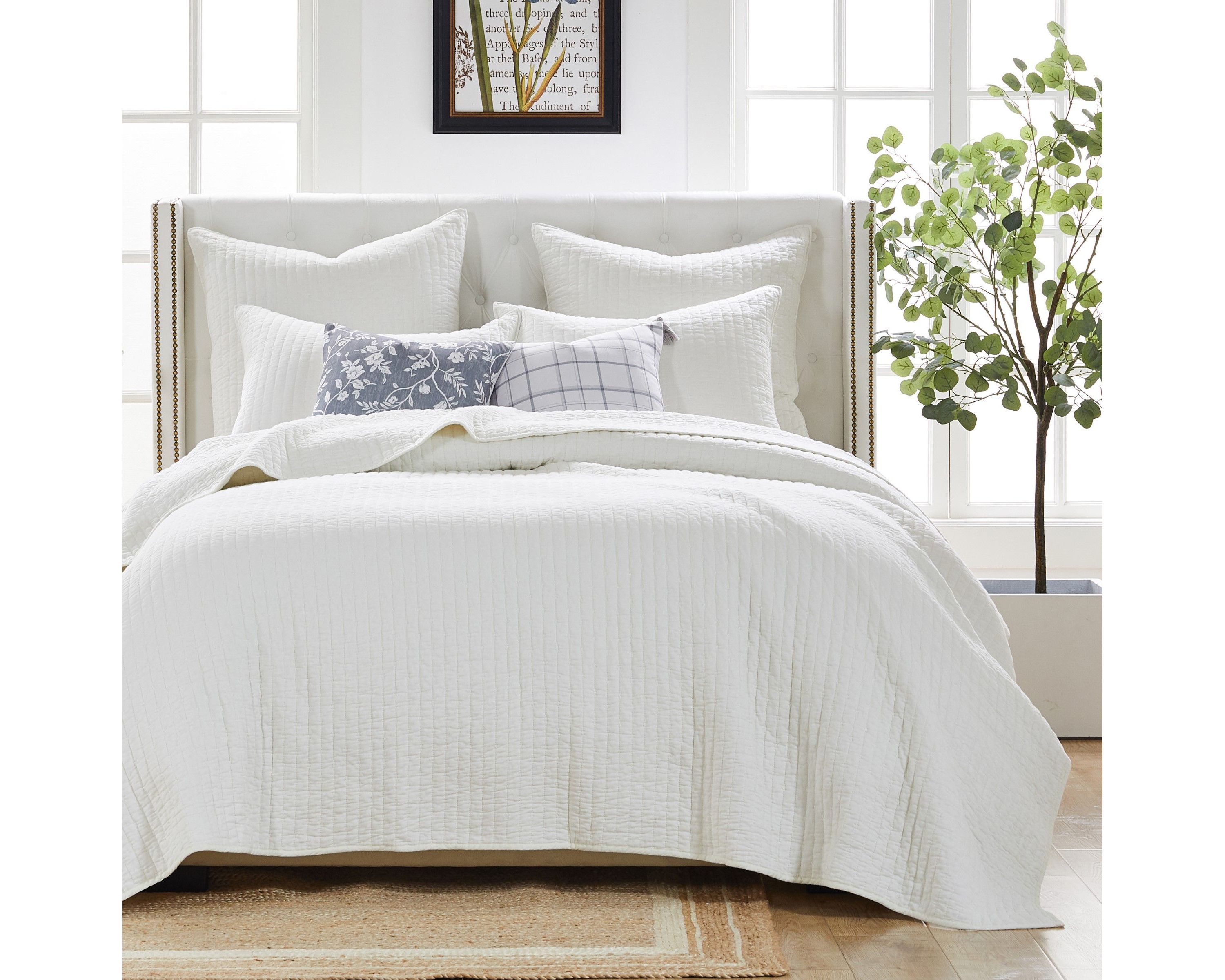 Monterrey Antique White Quilt Set