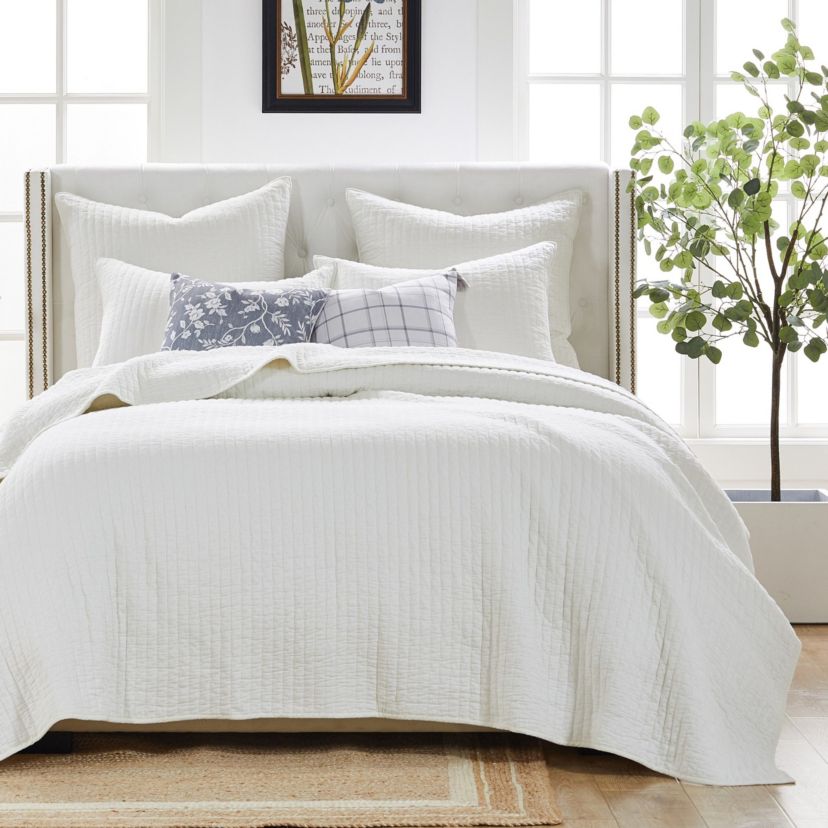 Monterrey Antique White Quilt Set