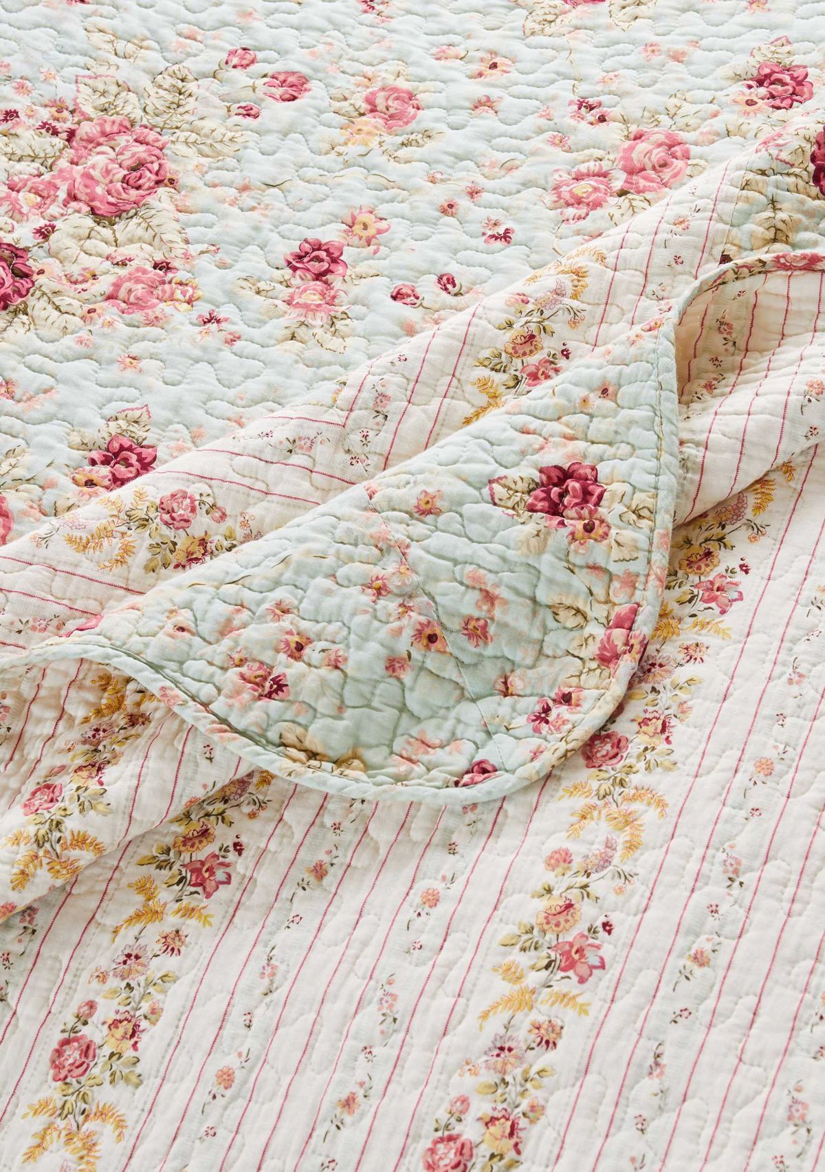 Antique Rose Blue Quilt Set