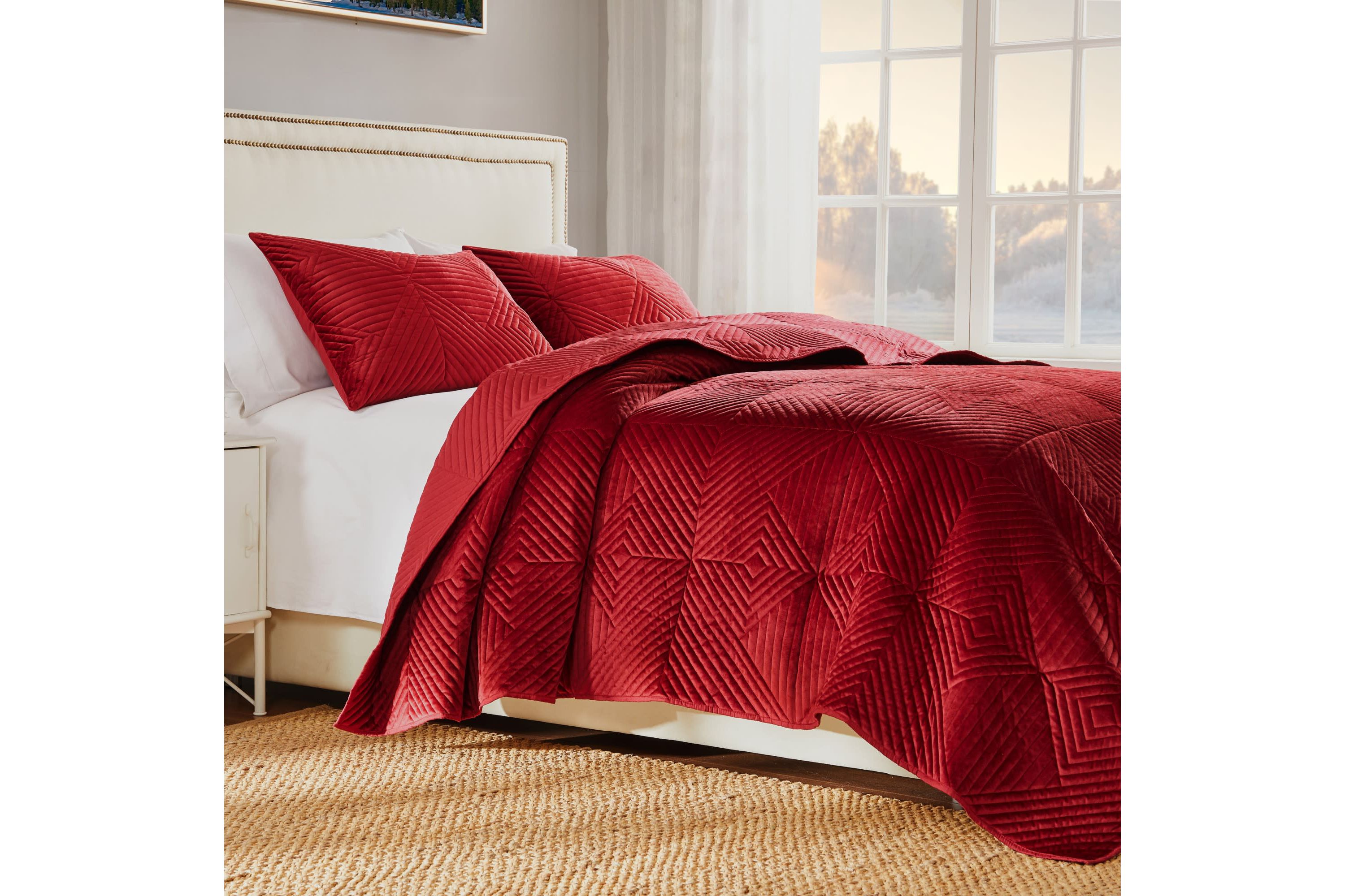 Riviera Velvet Red Quilt Set