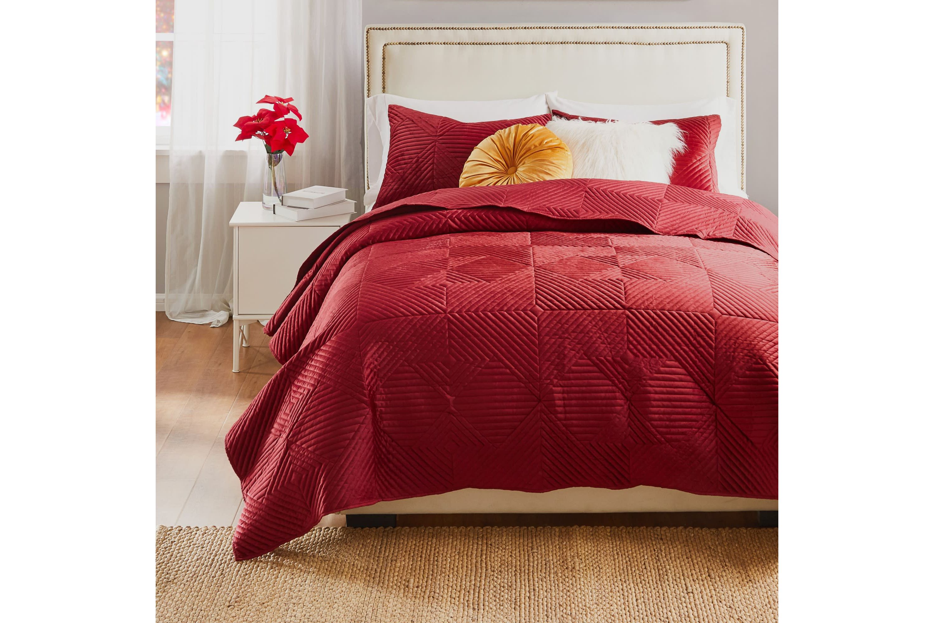 Riviera Velvet Red Quilt Set