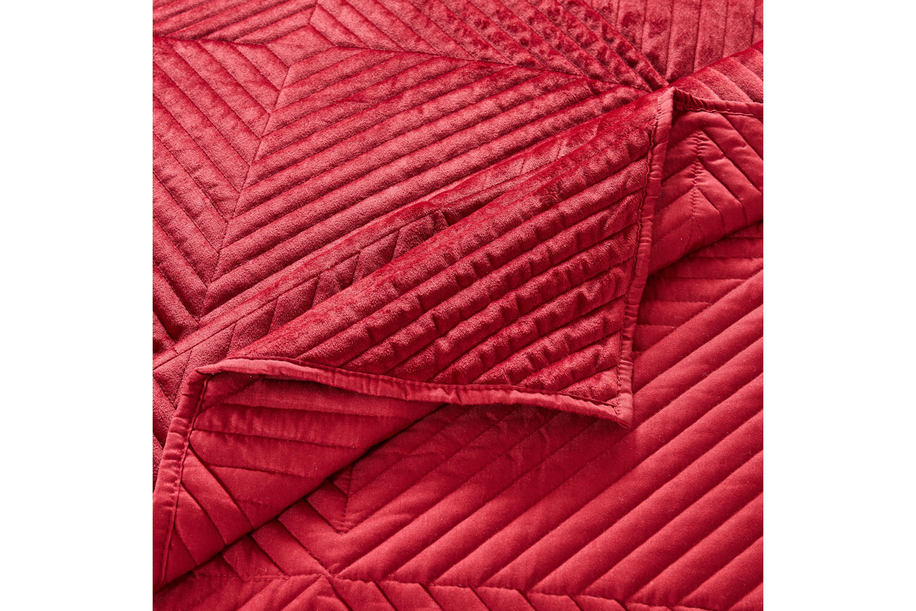 Riviera Velvet Red Quilt Set
