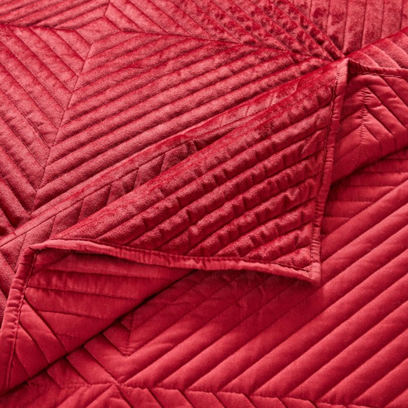 Riviera Velvet Red Quilt Set