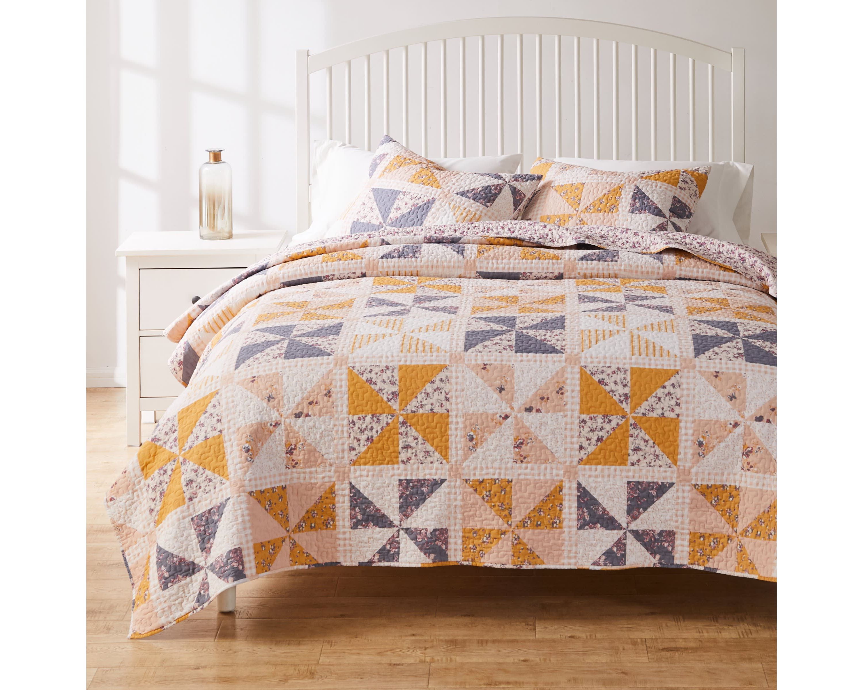 Pinwheel and Posey Quilt Set