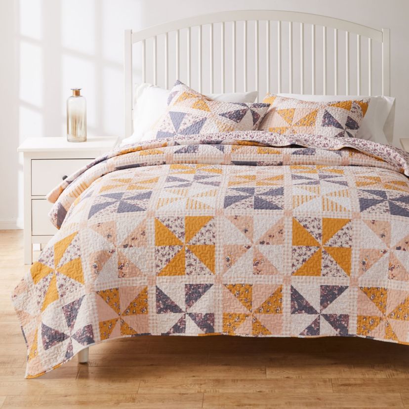 Pinwheel and Posey Quilt Set