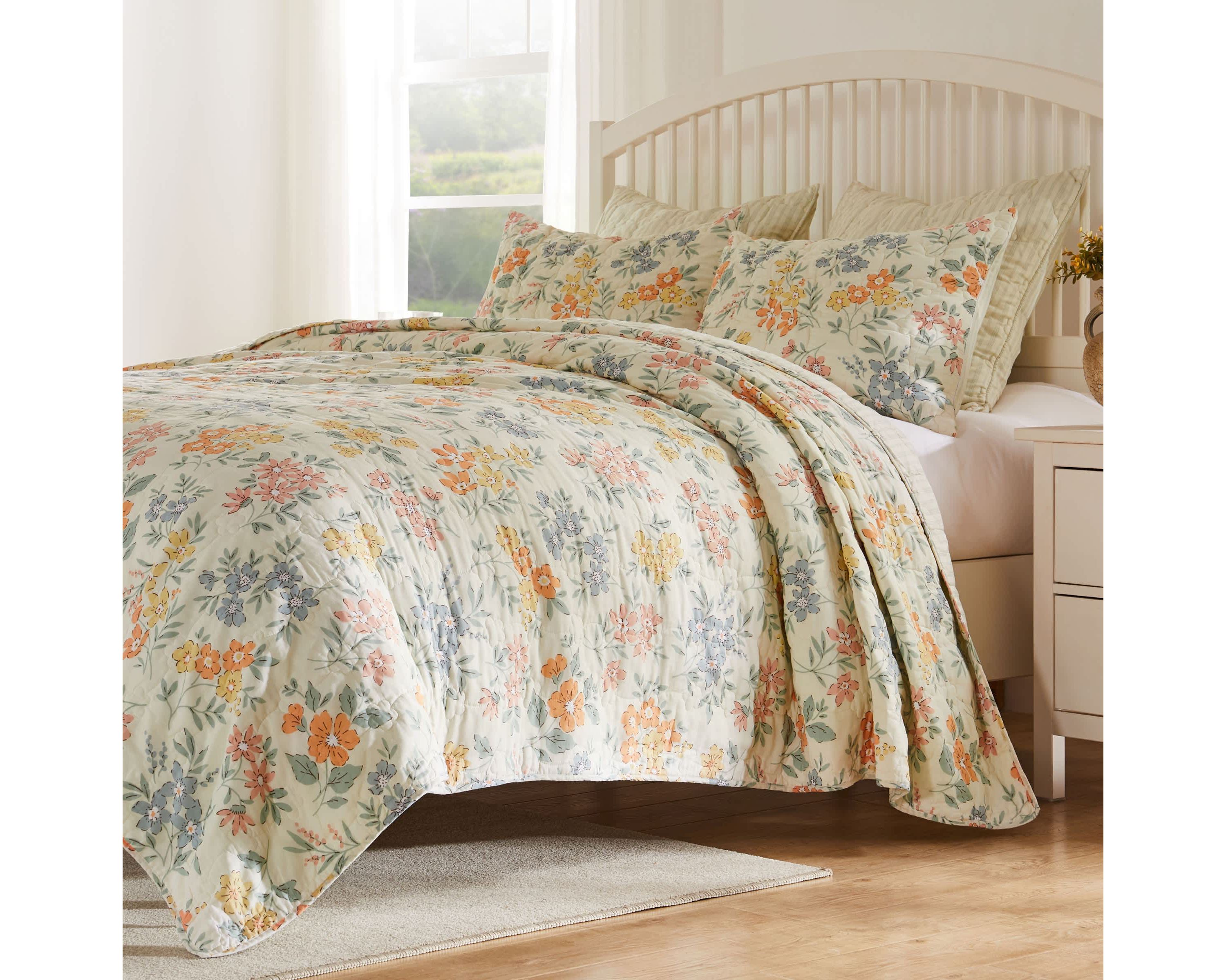 Chloe Quilt Set