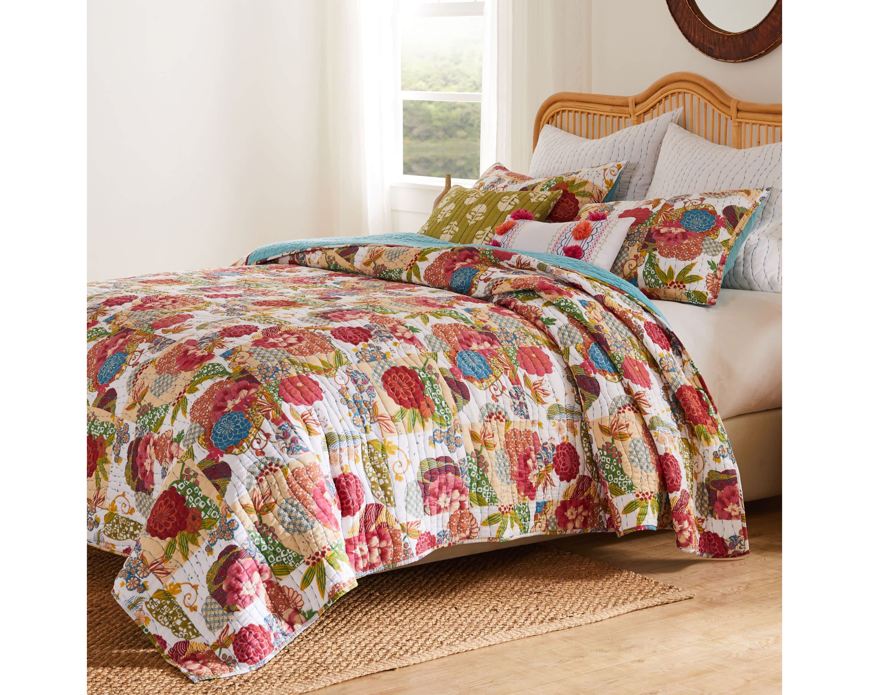 Jewel White Quilt Set