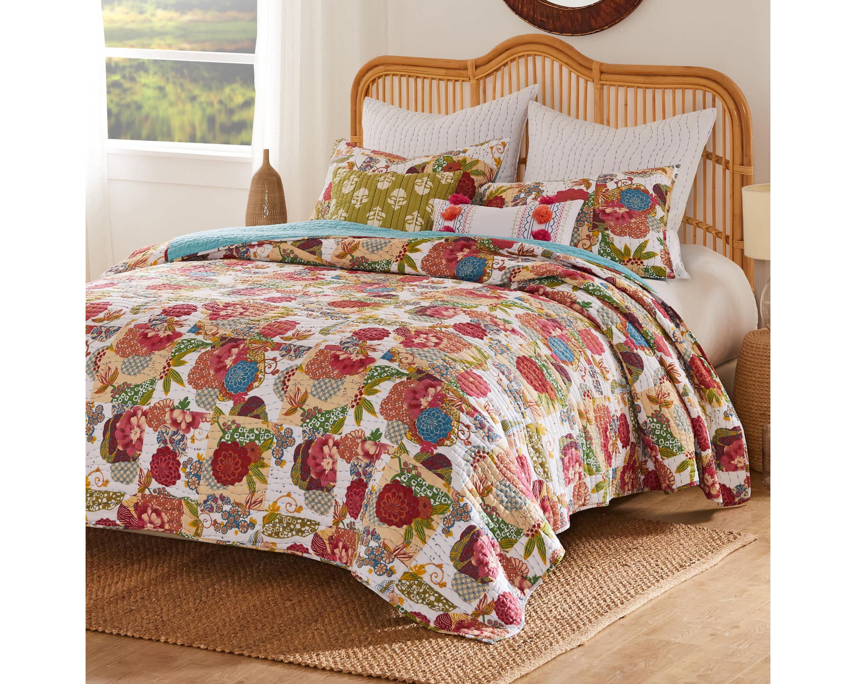 Jewel White Quilt Set