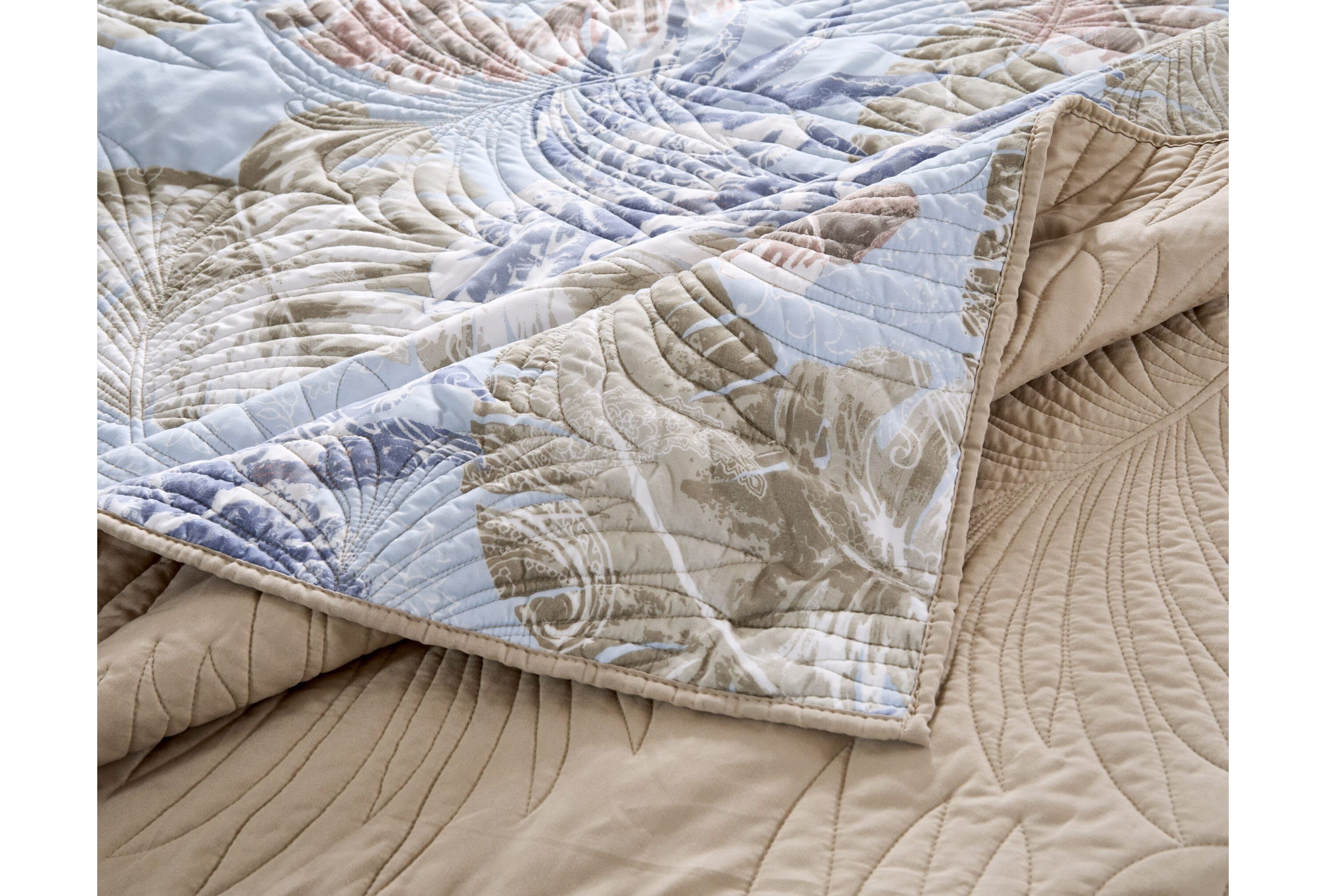 Tropics Quilt Set