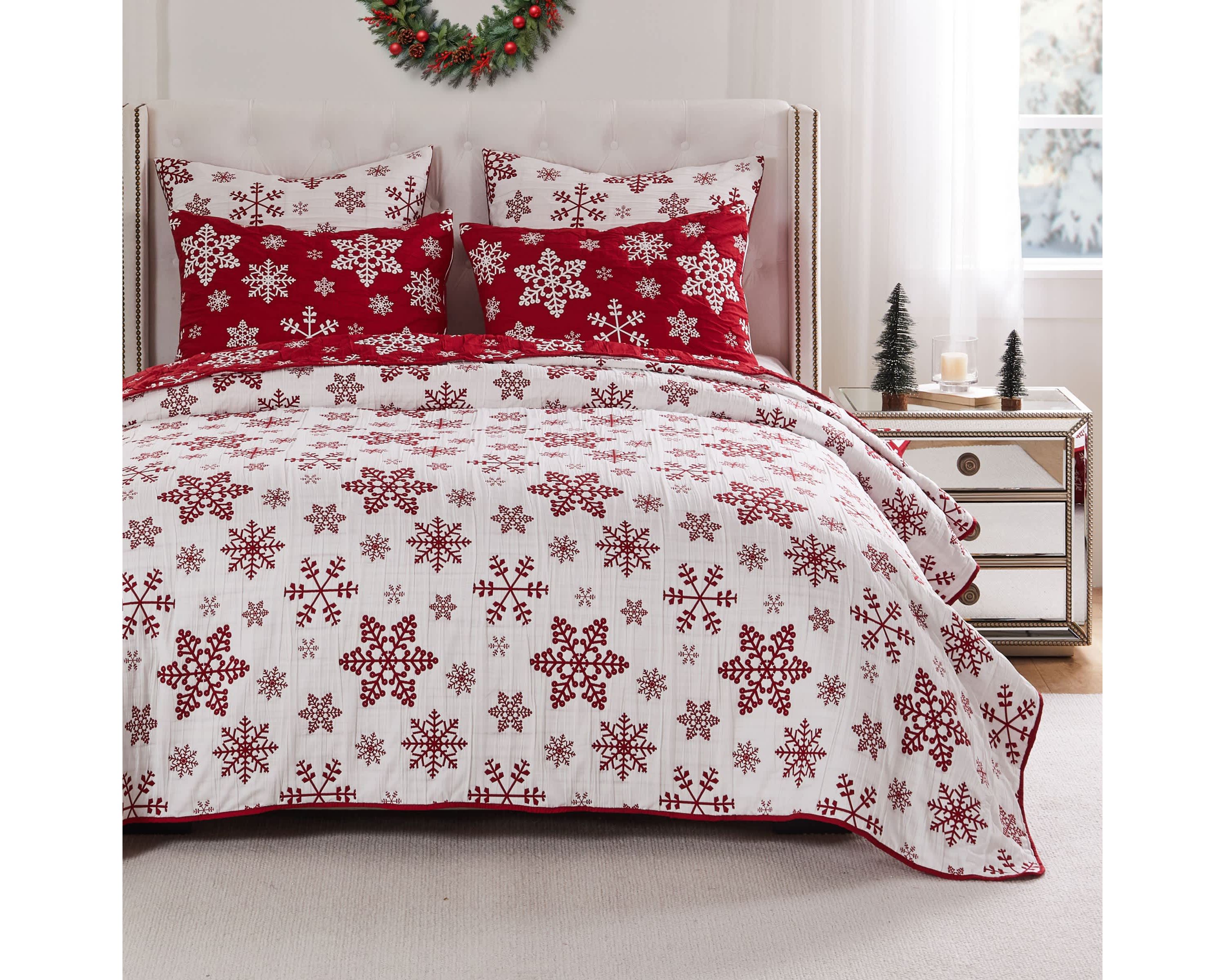 Snowflakes Coverlet Set