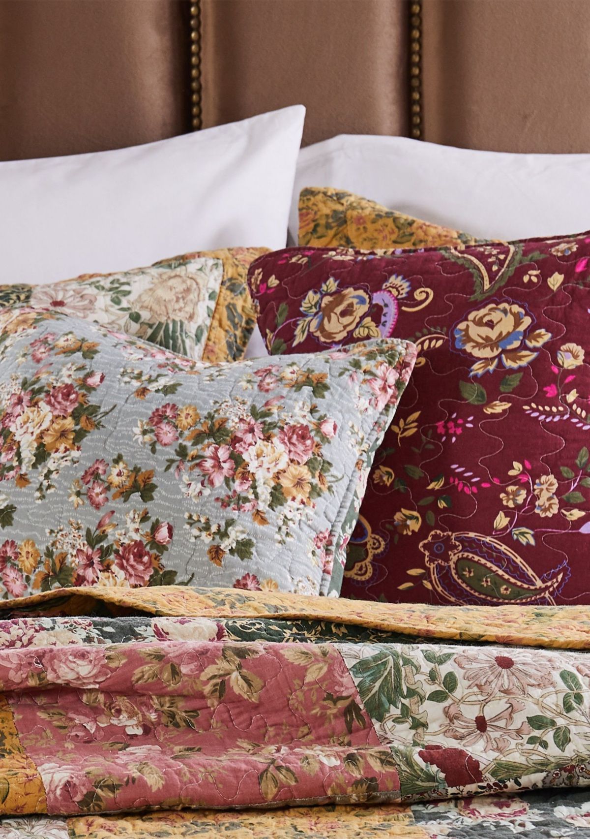 Antique Chic Decorative Pillow Pair