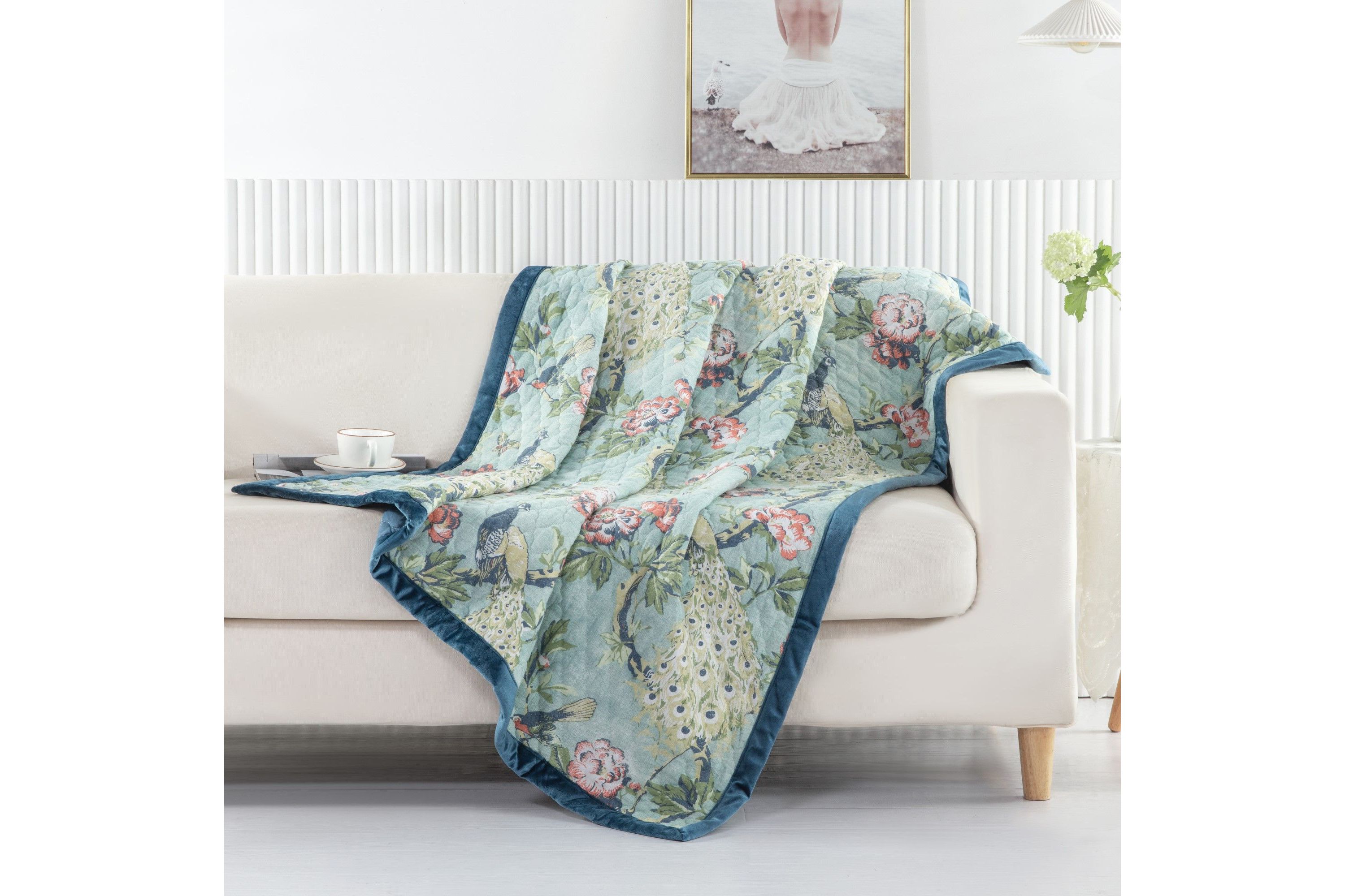 Pavona Throw