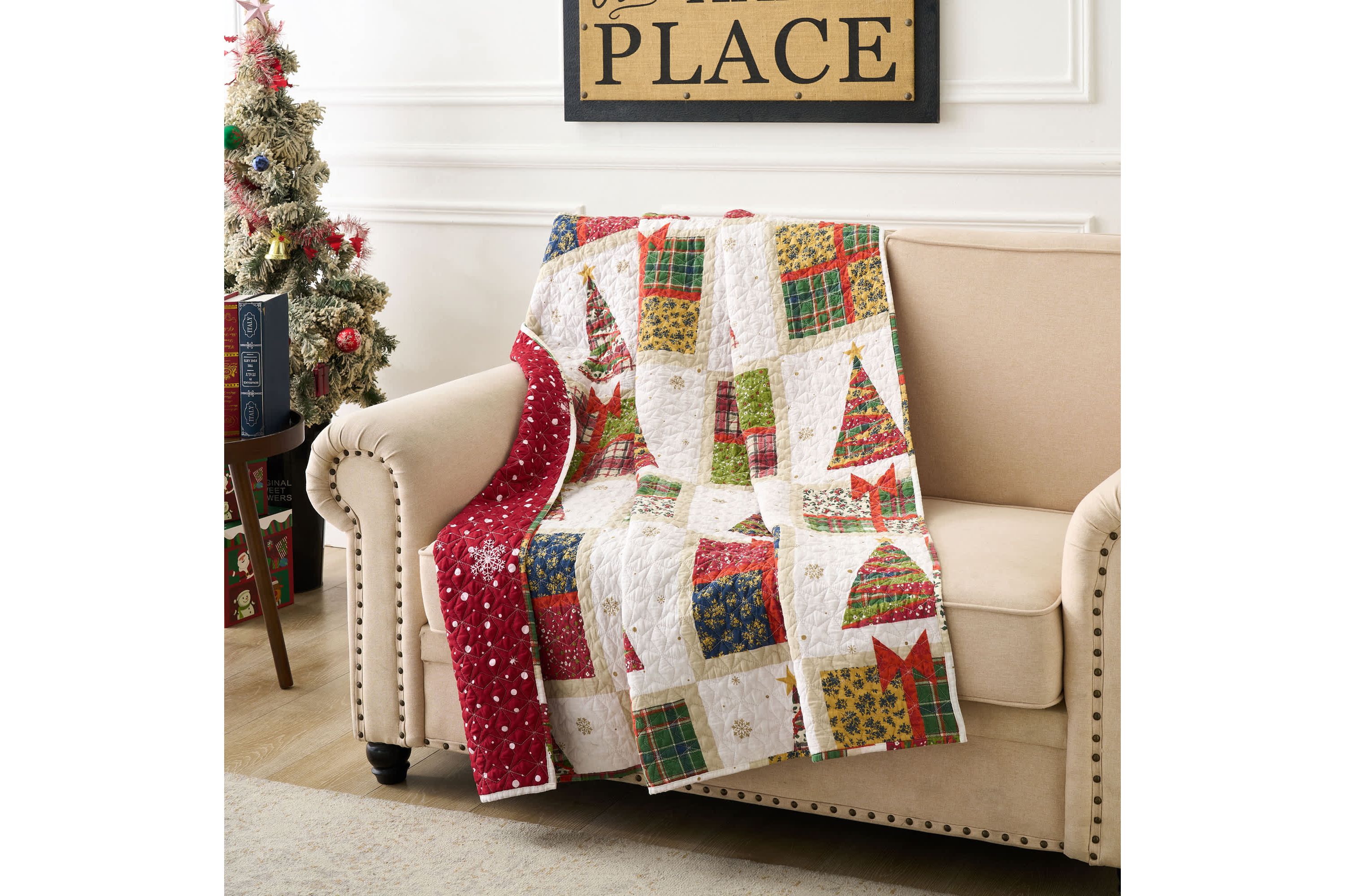 Deck the Halls Throw