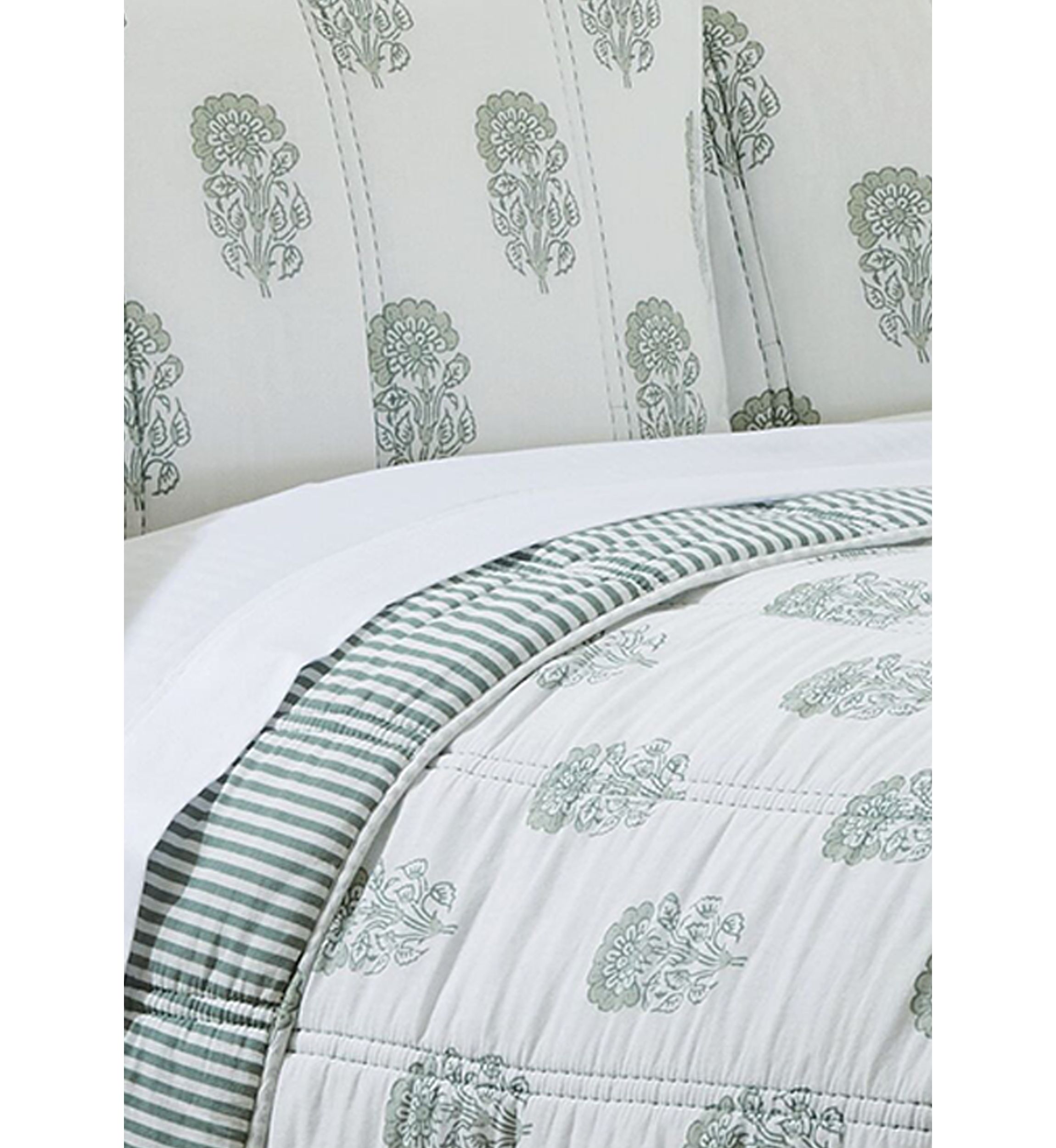 Sage Floral Quilt Set