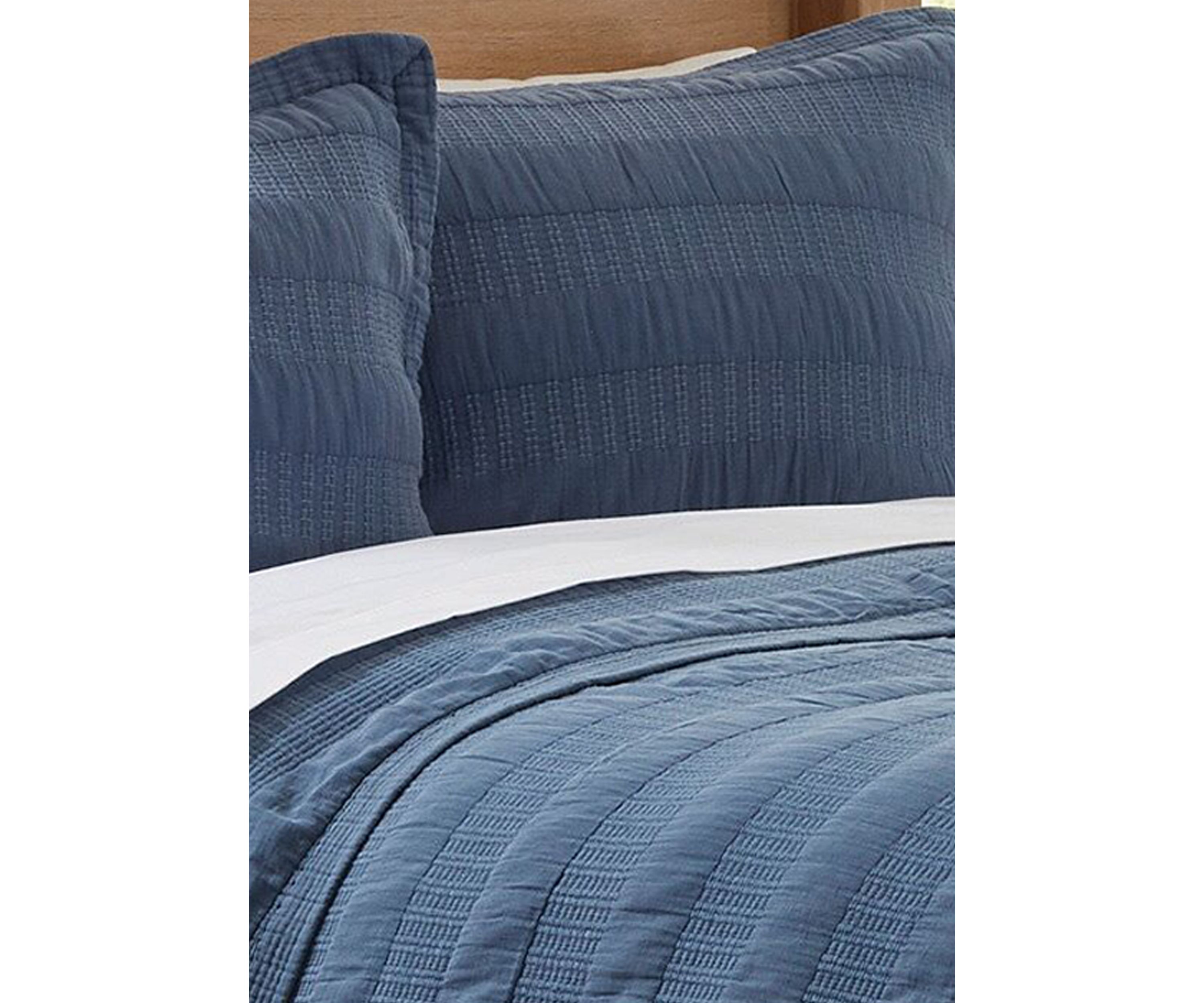 3-Piece Embroidered Quilt Set