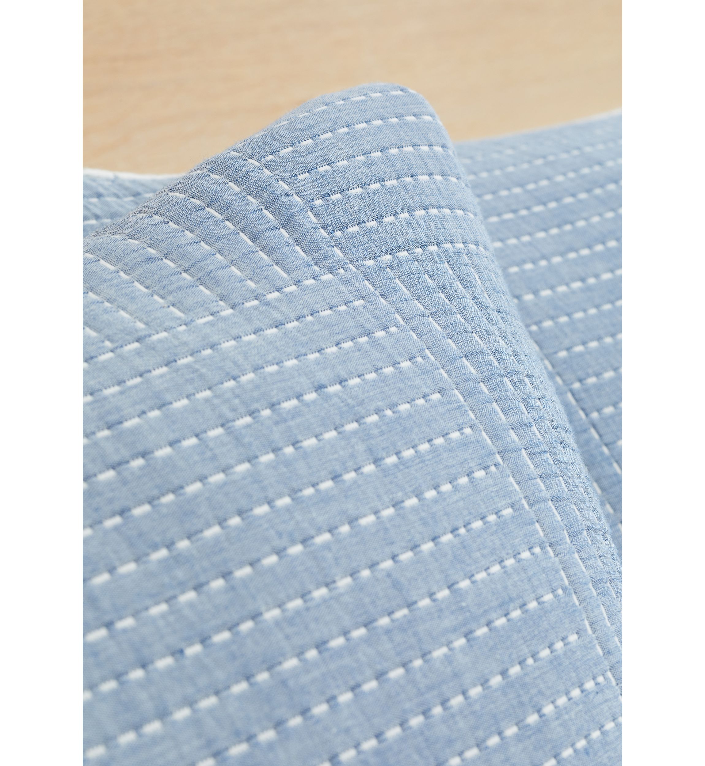 Checkerboard Stitch Quilt Set