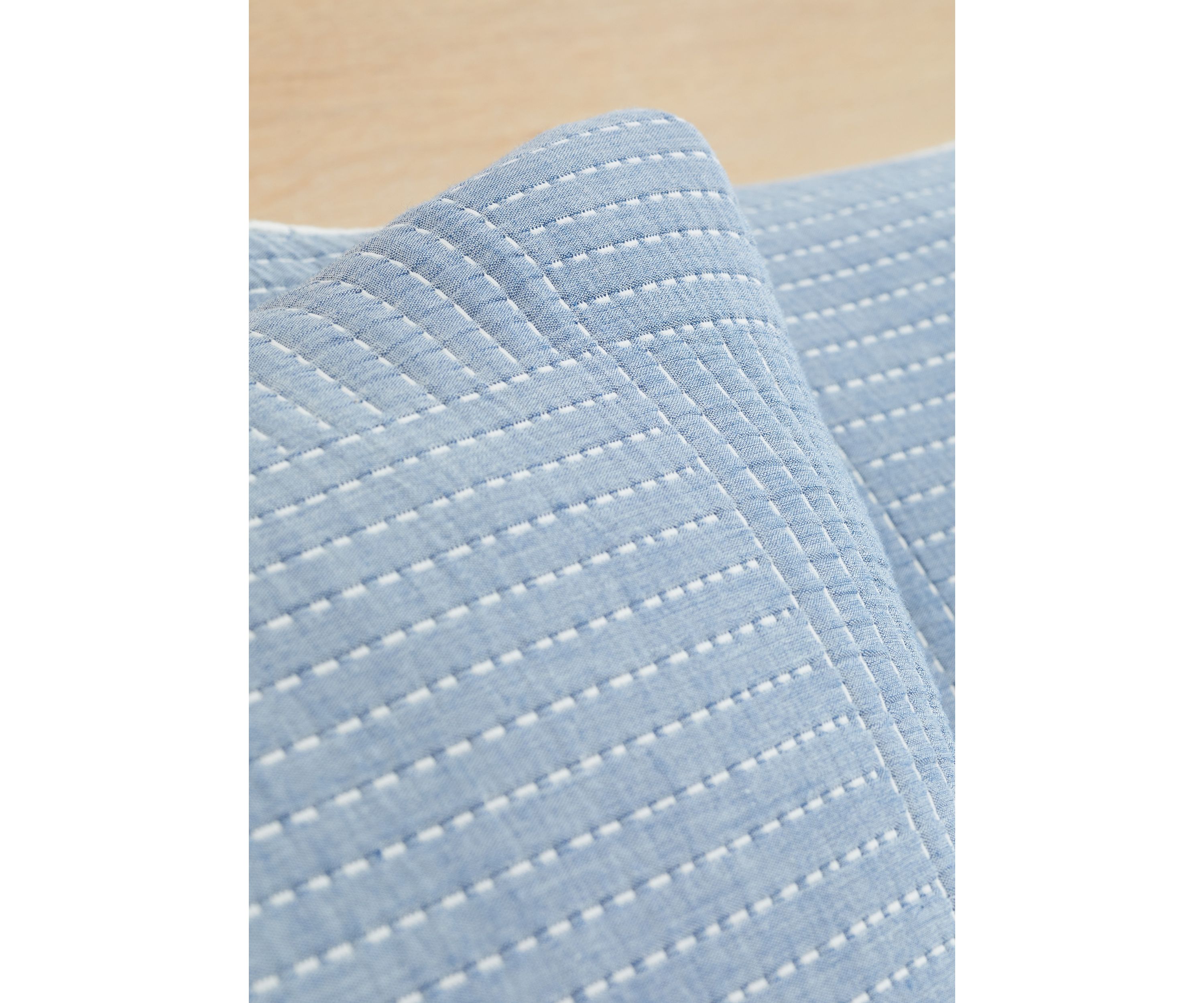 Checkerboard Stitch Quilt Set