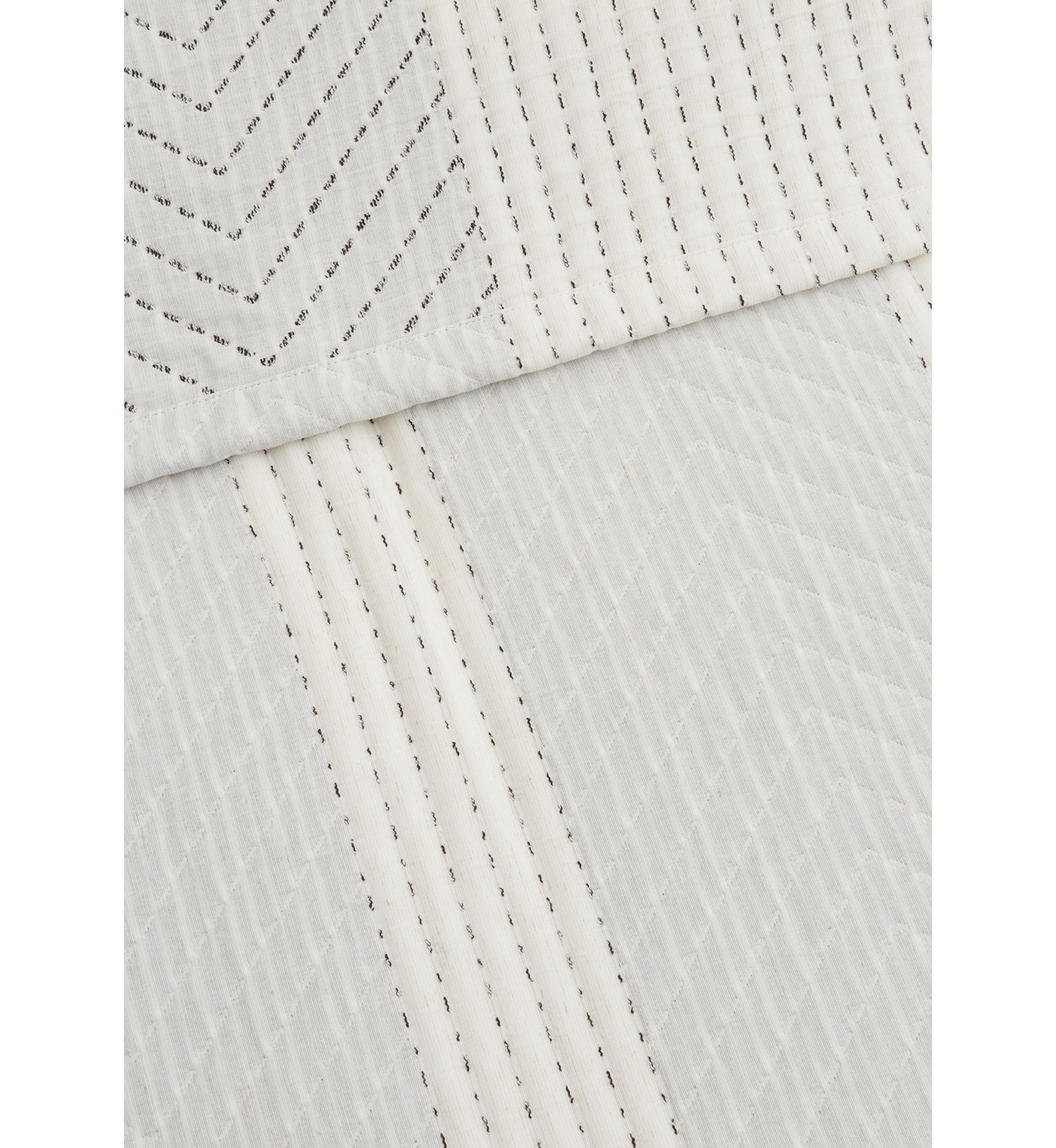 Mix Media White Quilt Set