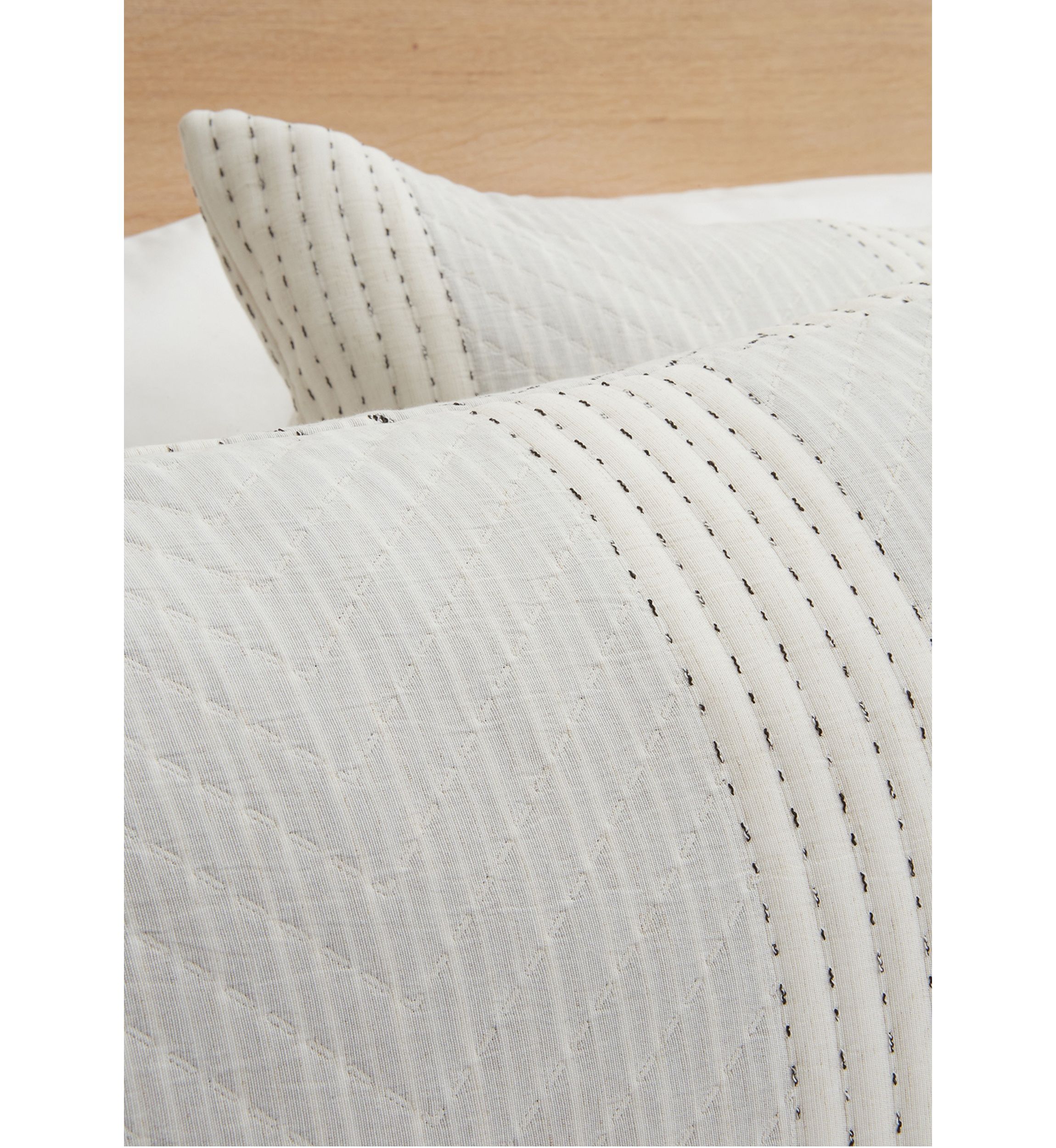 Mix Media White Quilt Set