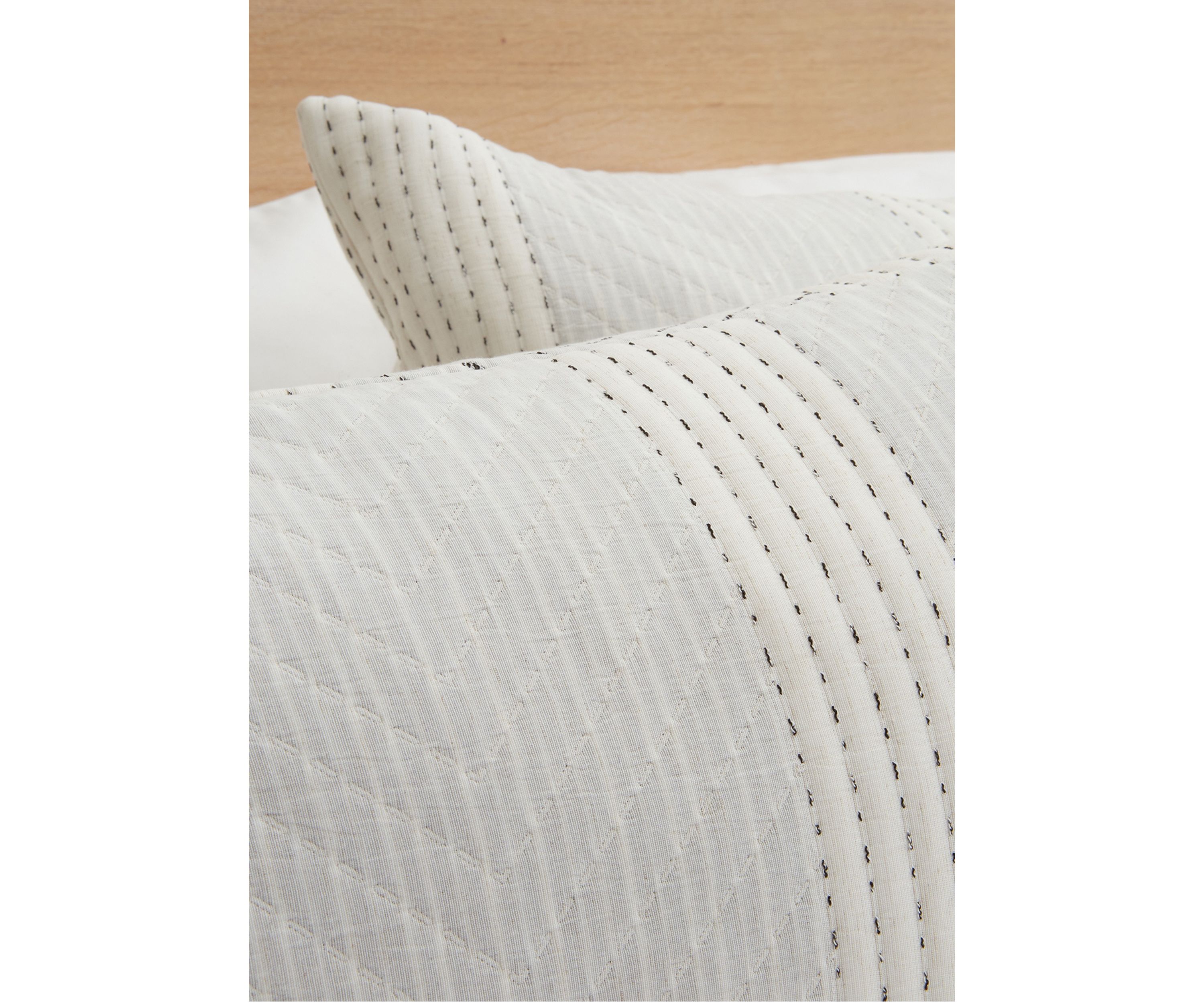 Mix Media White Quilt Set