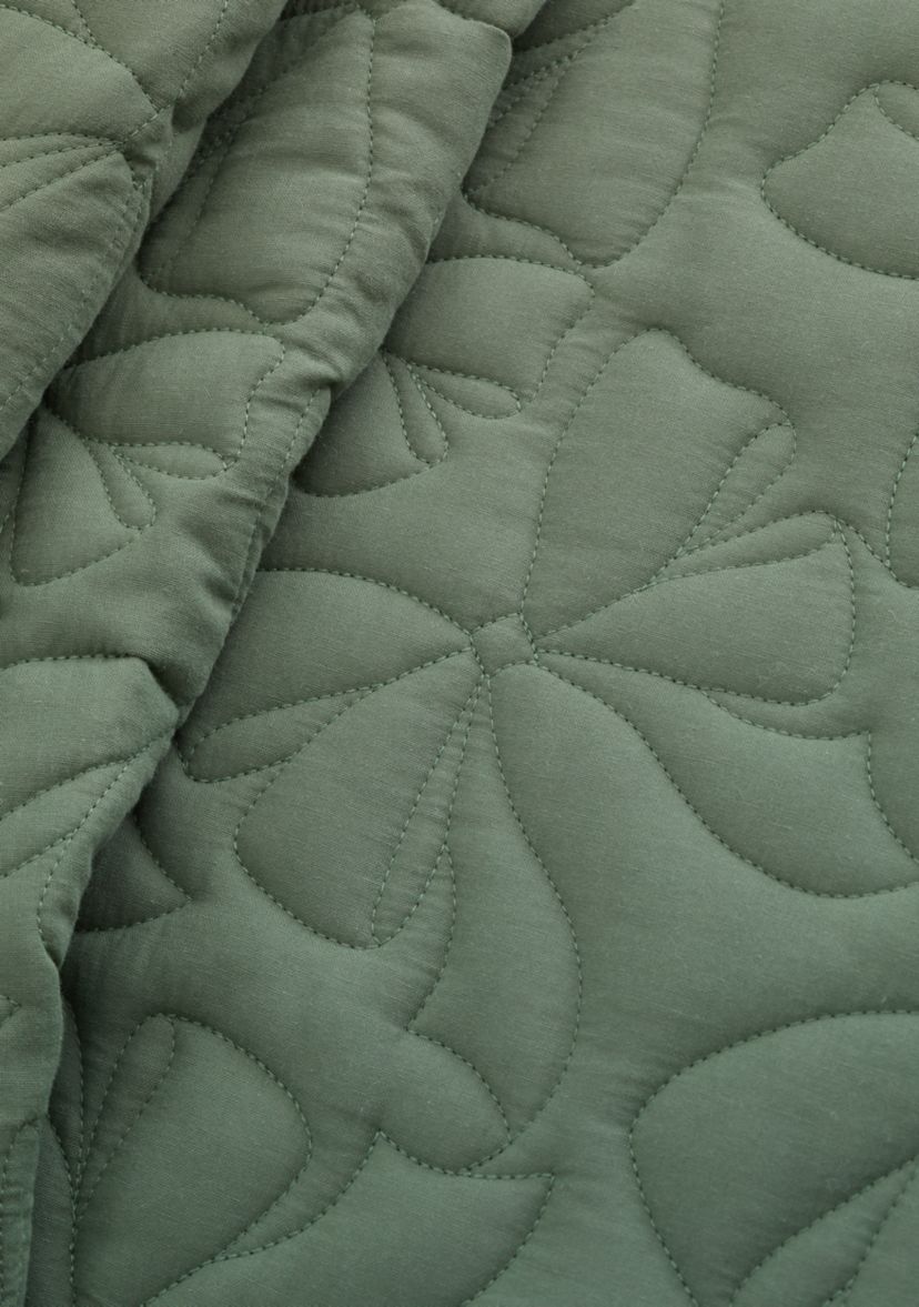 Evergreen Bow Stitched Quilt Set