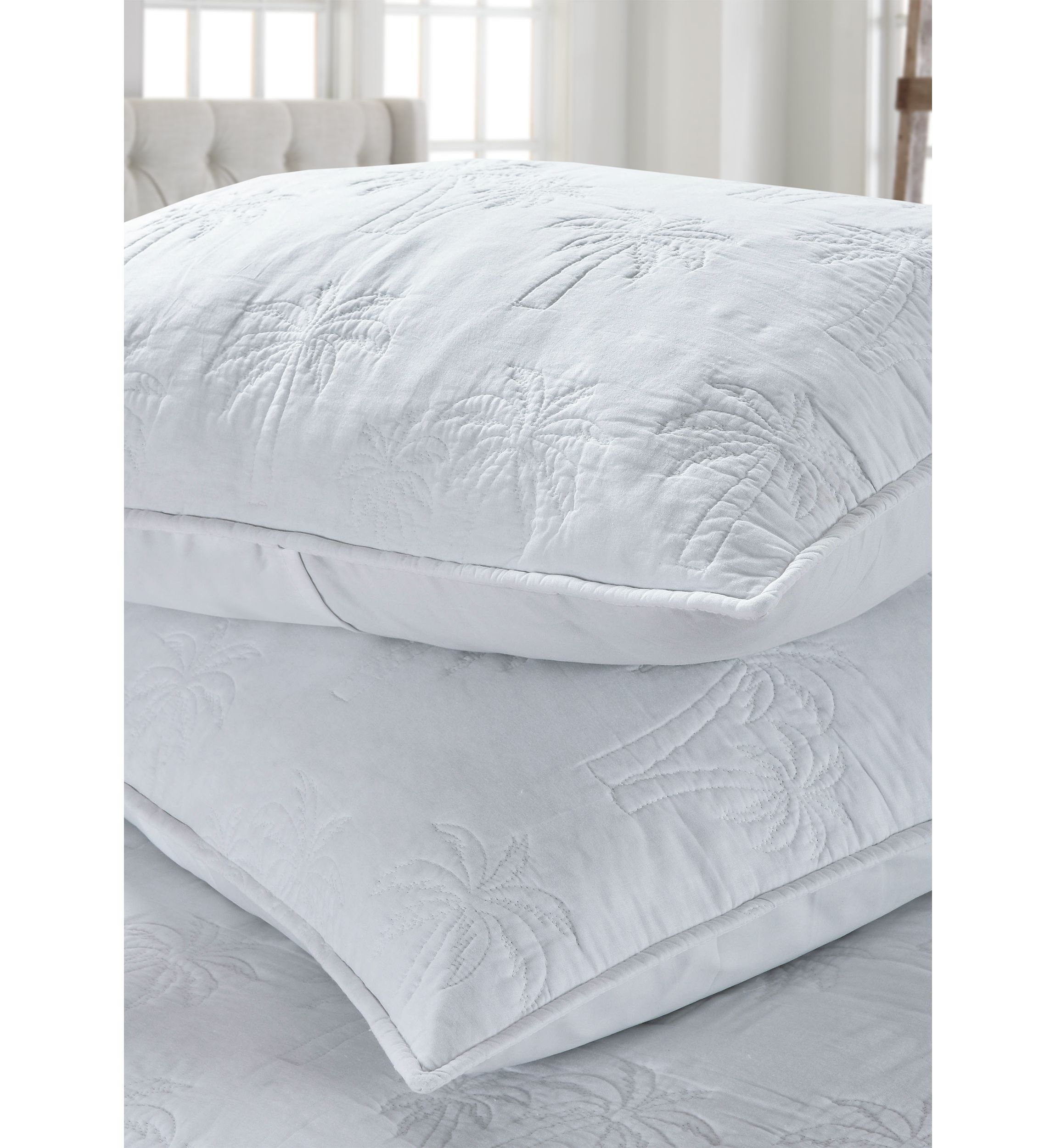 White Solid Palm Quilt Set
