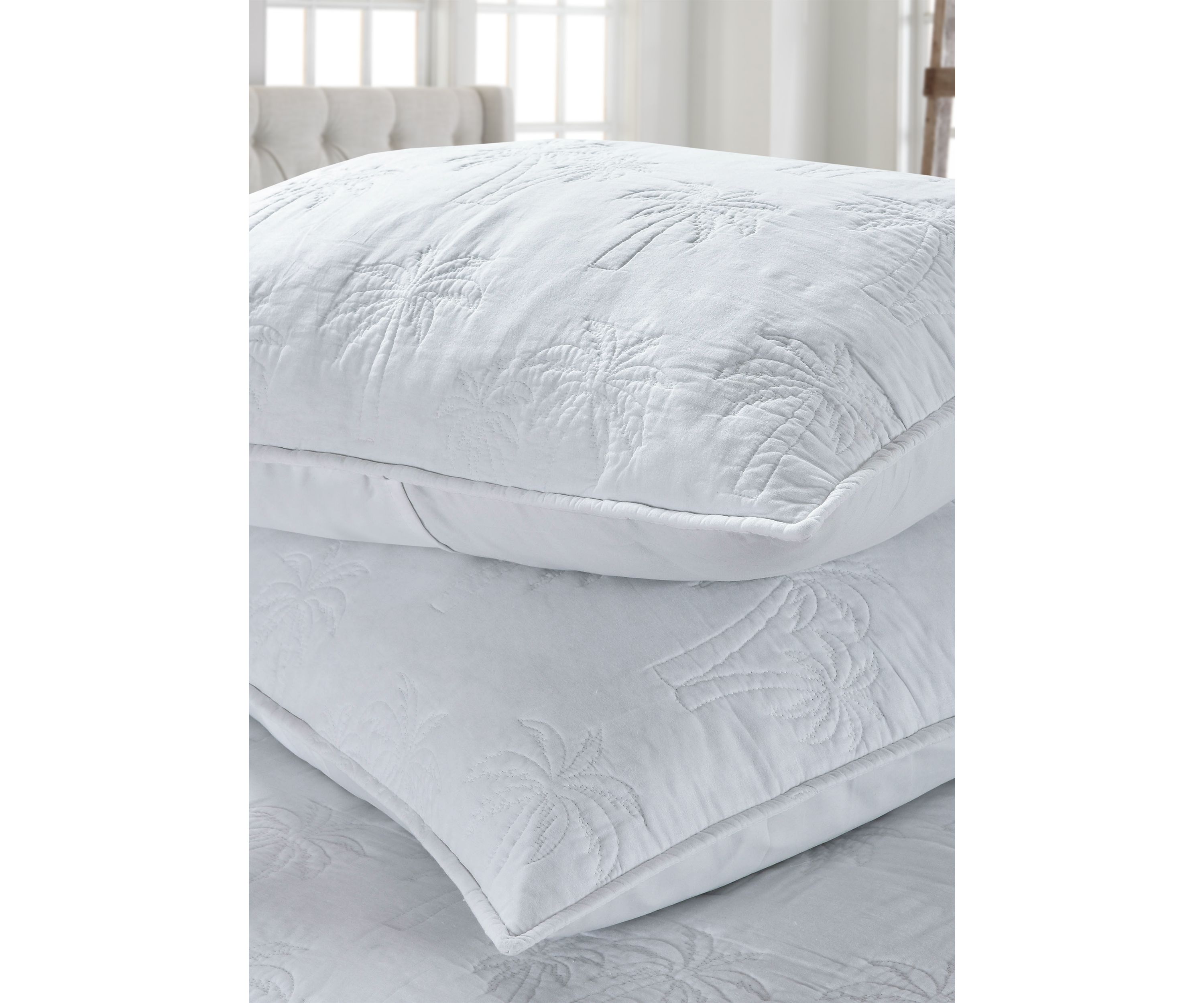 White Solid Palm Quilt Set