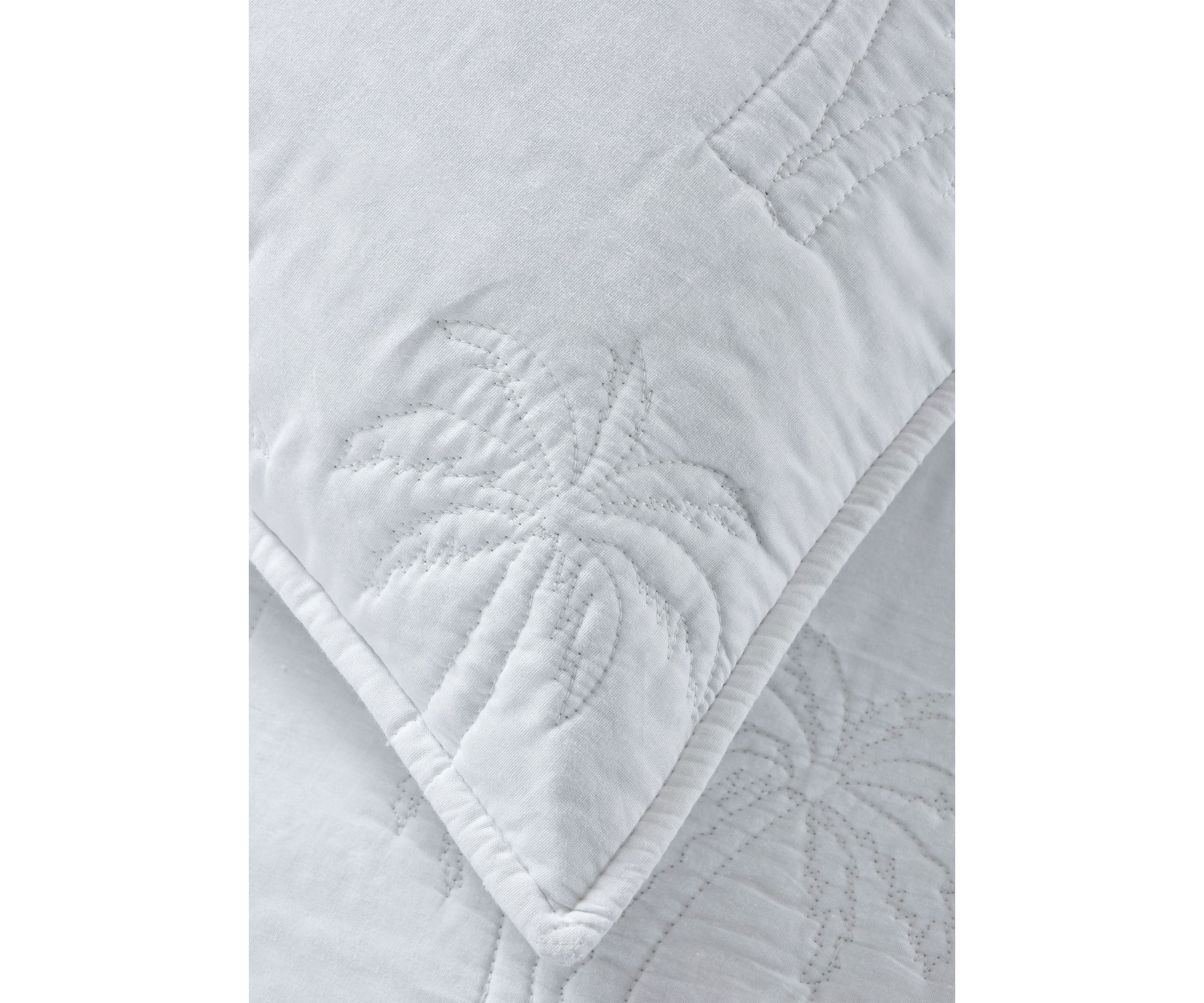 White Solid Palm Quilt Set