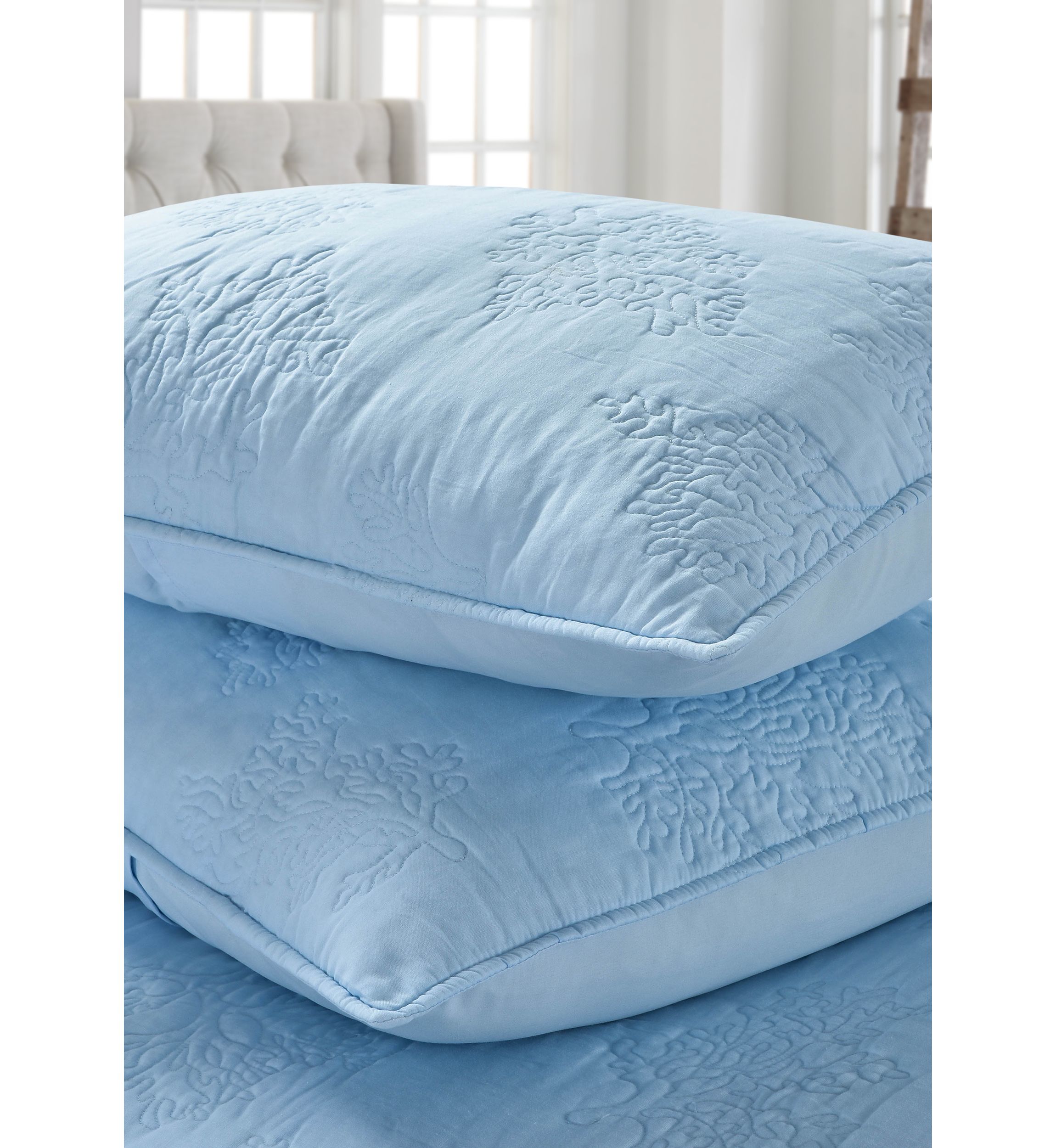 Solid Coral Quilt Set