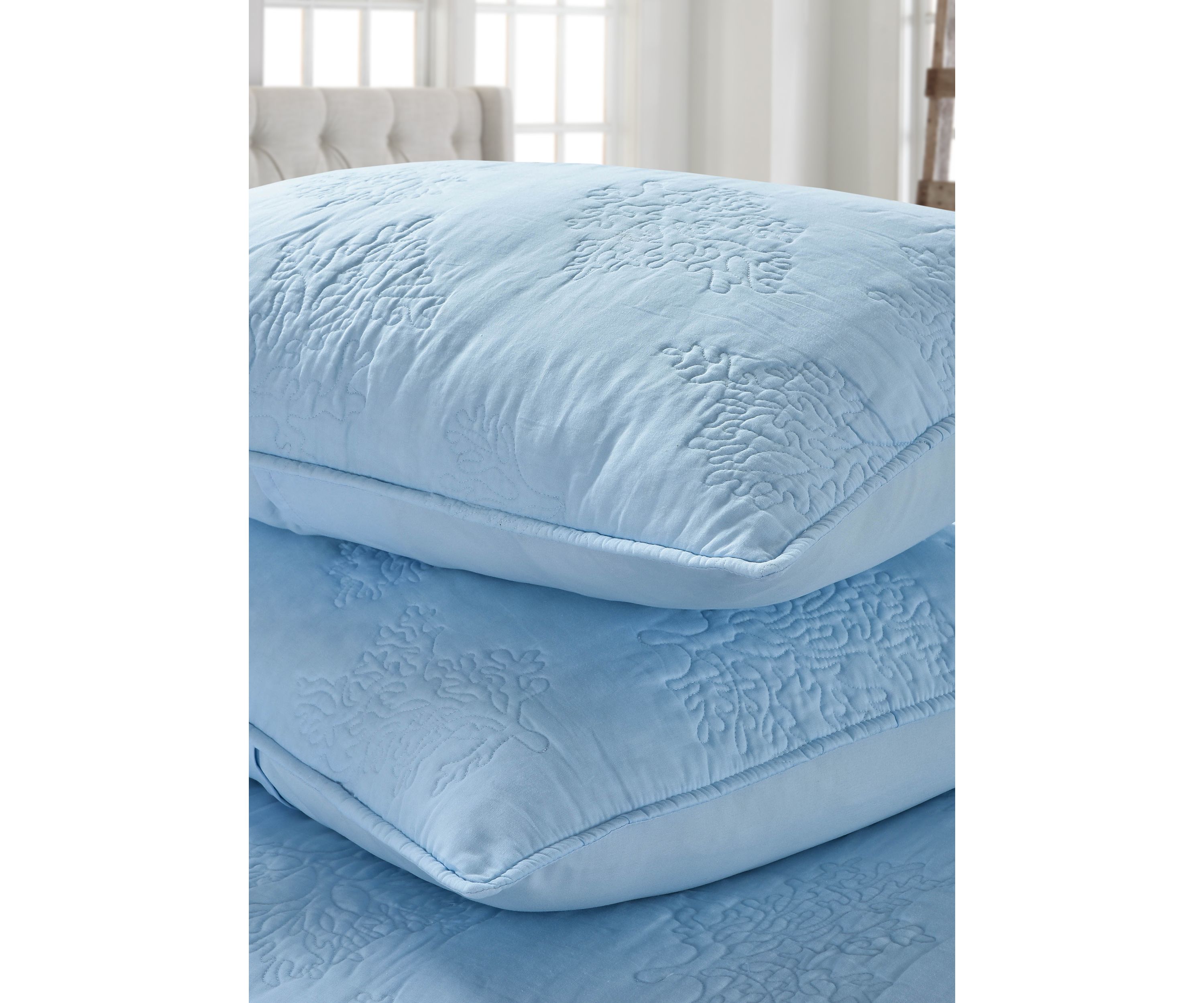 Solid Coral Quilt Set