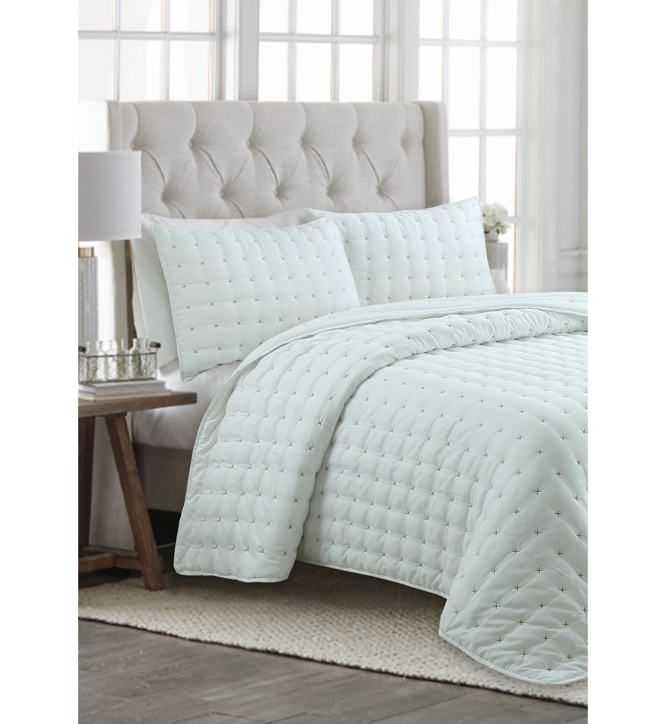 White Cross Stitch Quilt Set