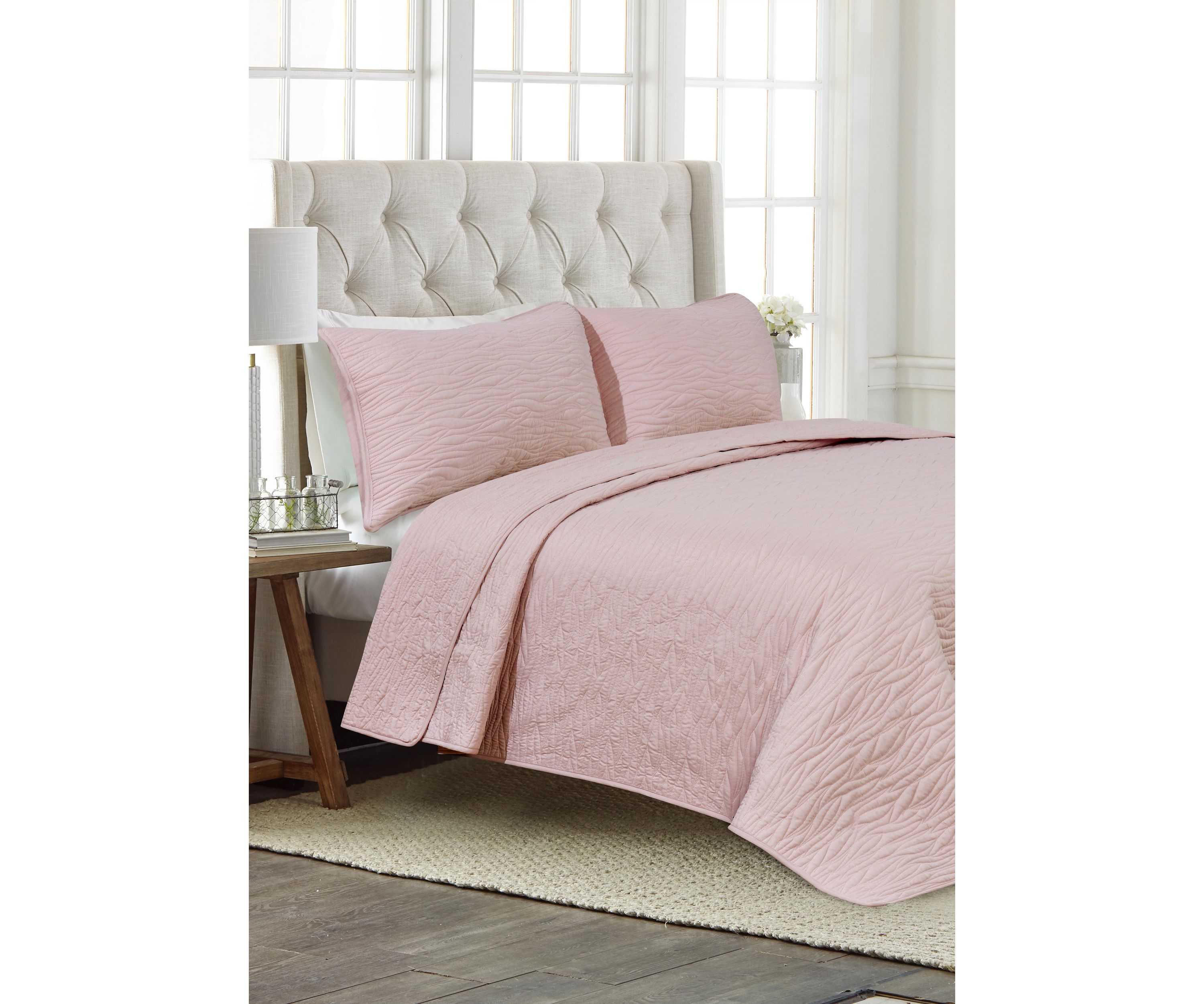 Sepia Rose Wave Stitch Quilt Set