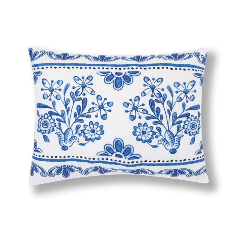 Delft Garden 2 Indoor/Outdoor Throw Pillow