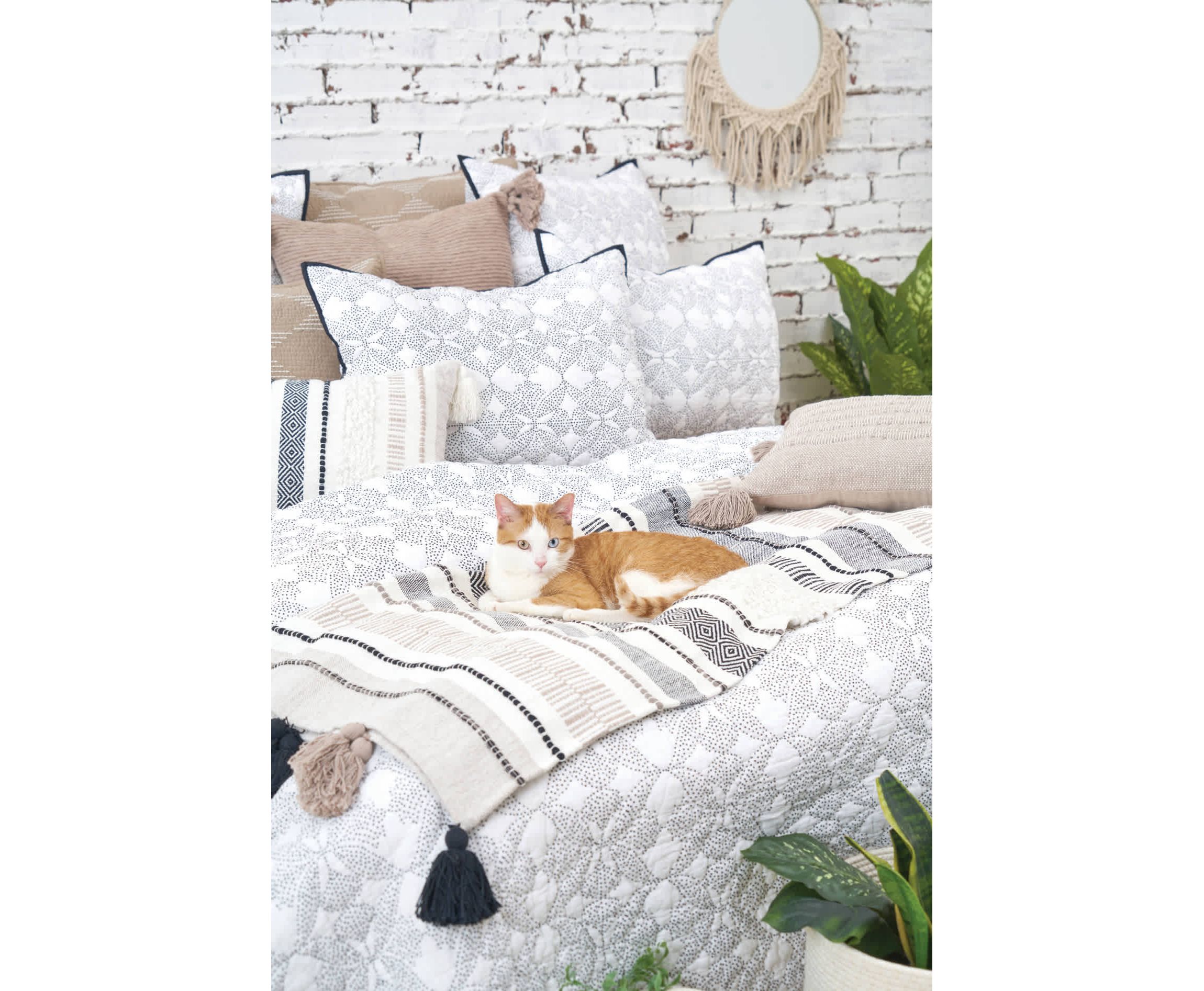 Barton Dune Onyx Throw 
