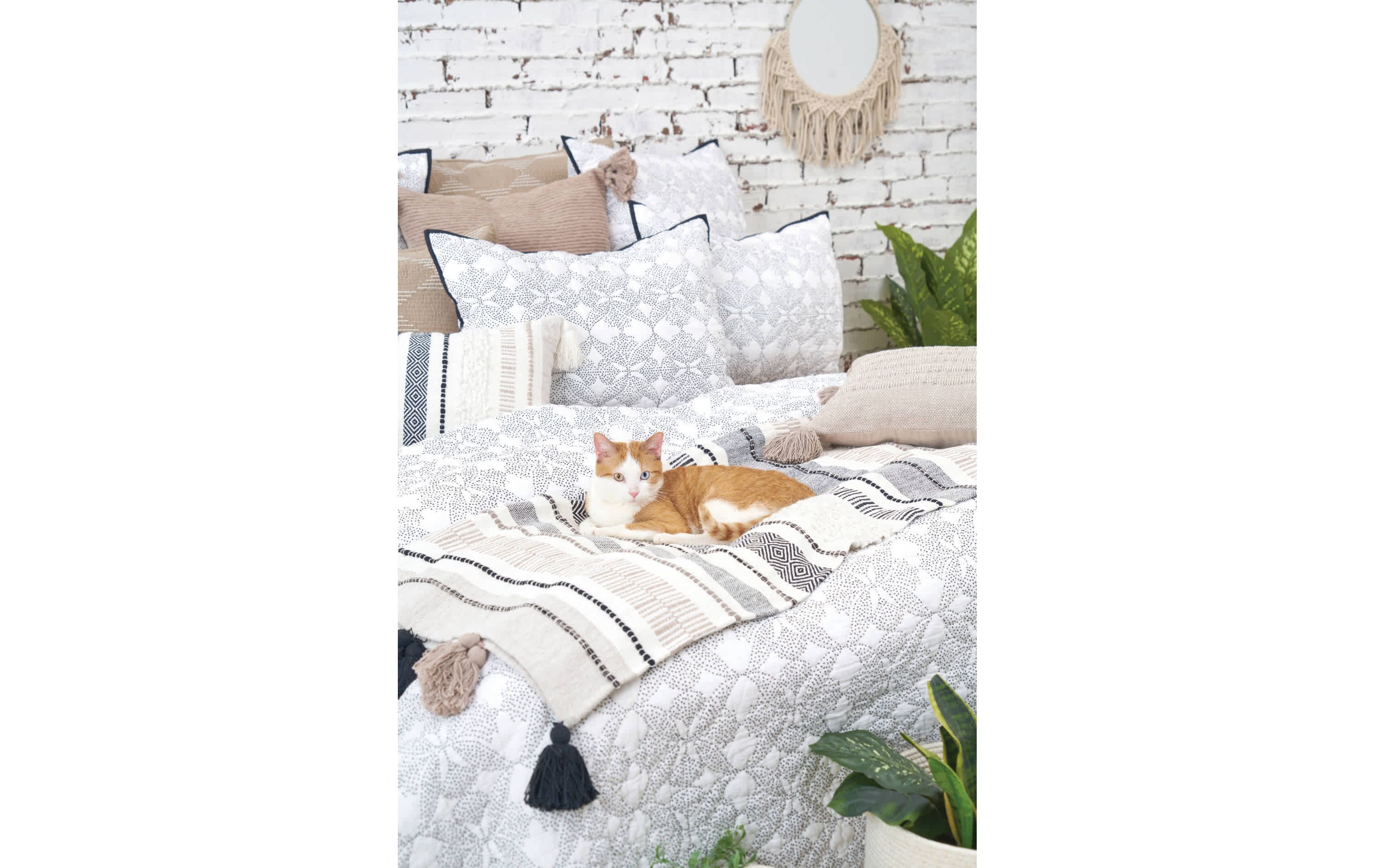 Barton Dune Onyx Throw 