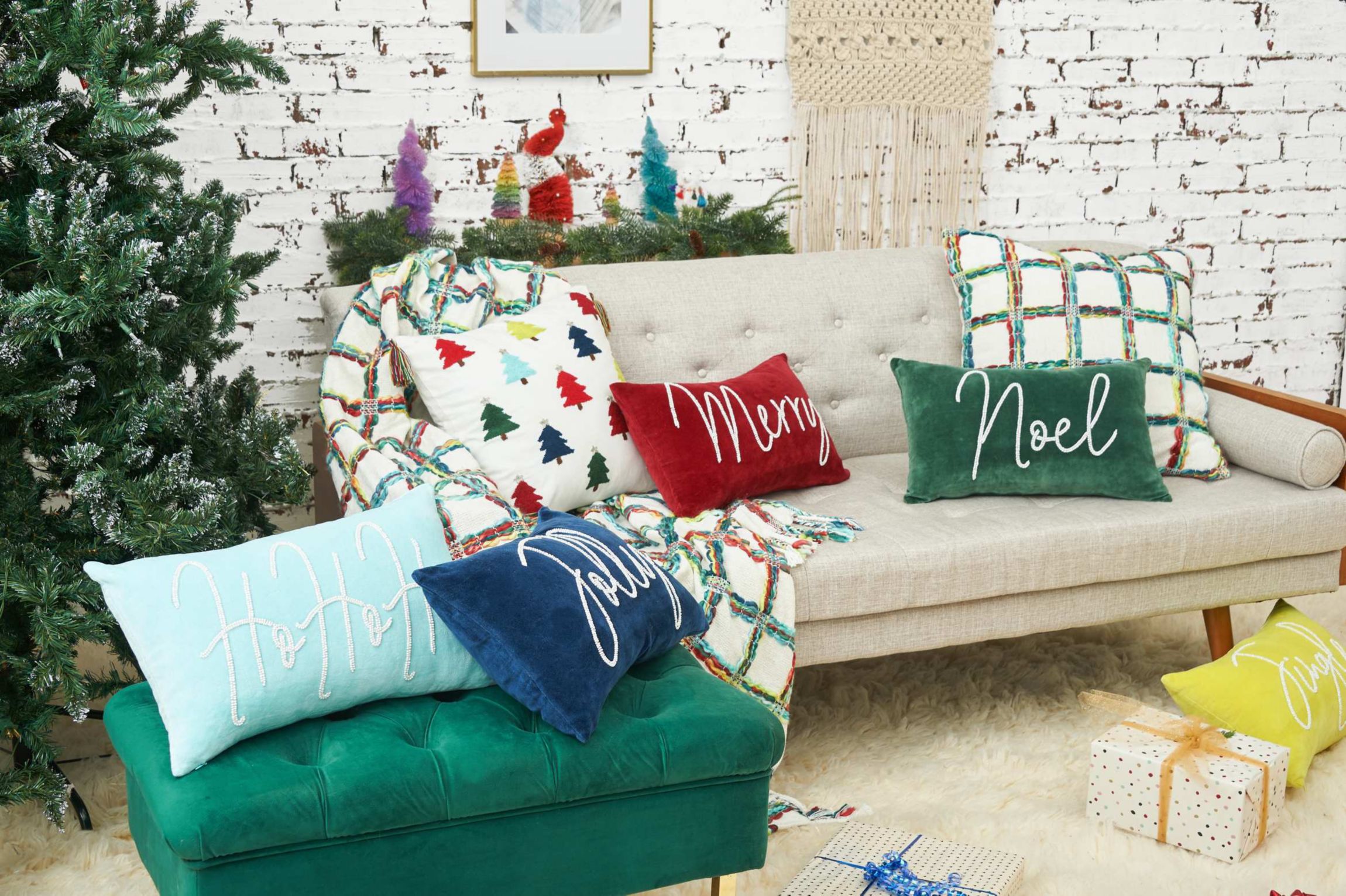 Noel Green Velvet Beaded Christmas Throw Pillow 12" x 20"