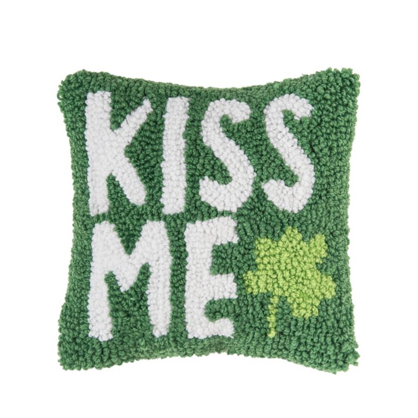 8" x 8" St. Patricks Day "Kiss Me" Clover Hooked Small/Petite Accent Throw Pillow