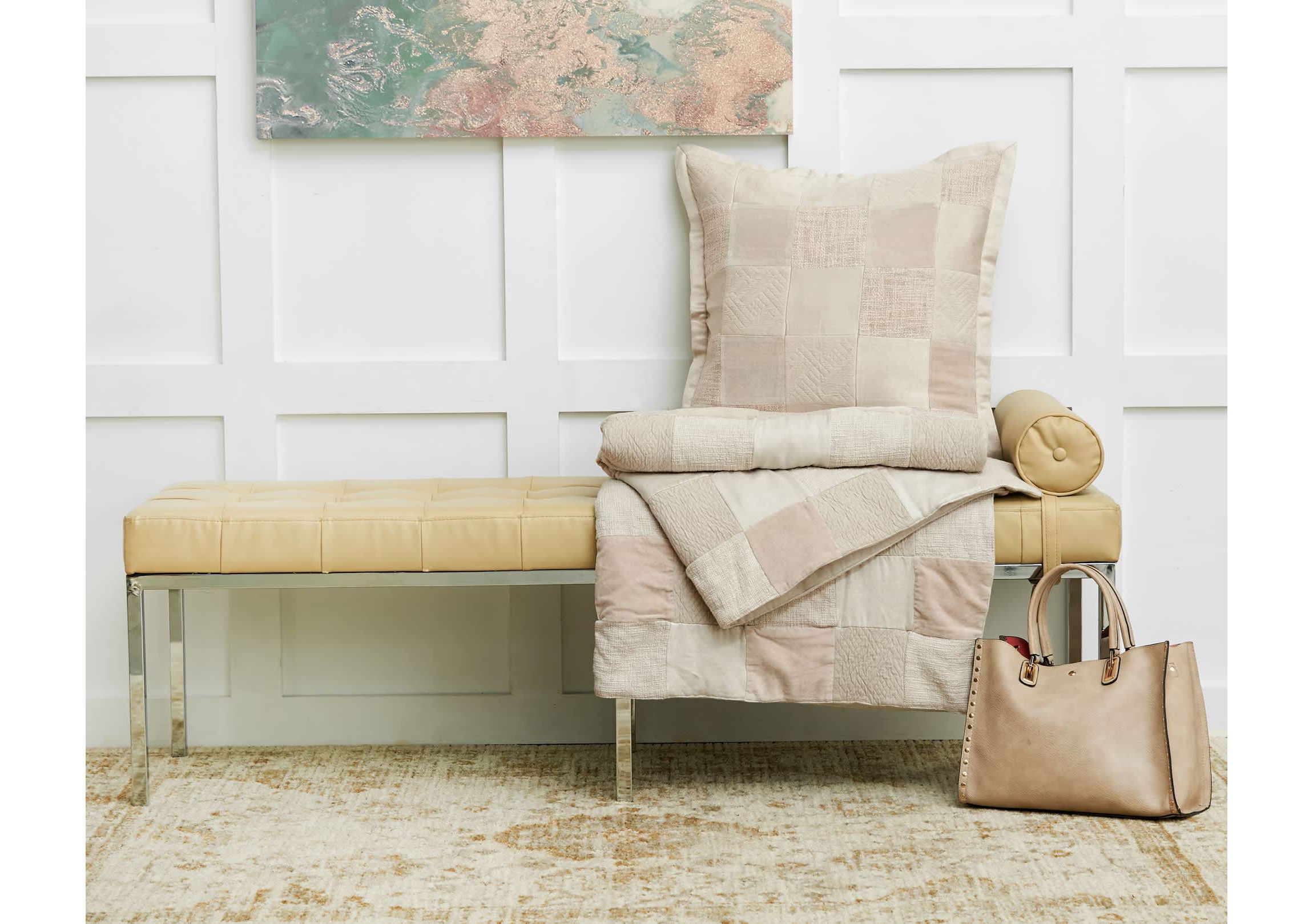 Pia Natural Throw 