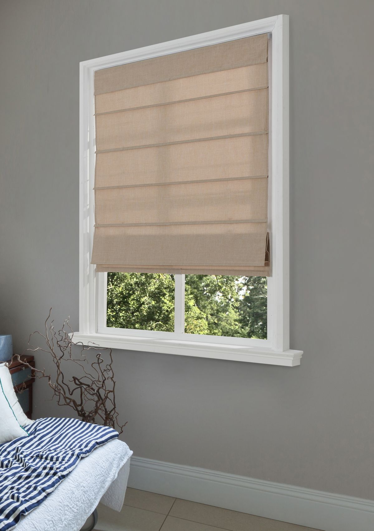 Cordless Light Filtering Fabric Roman Shade