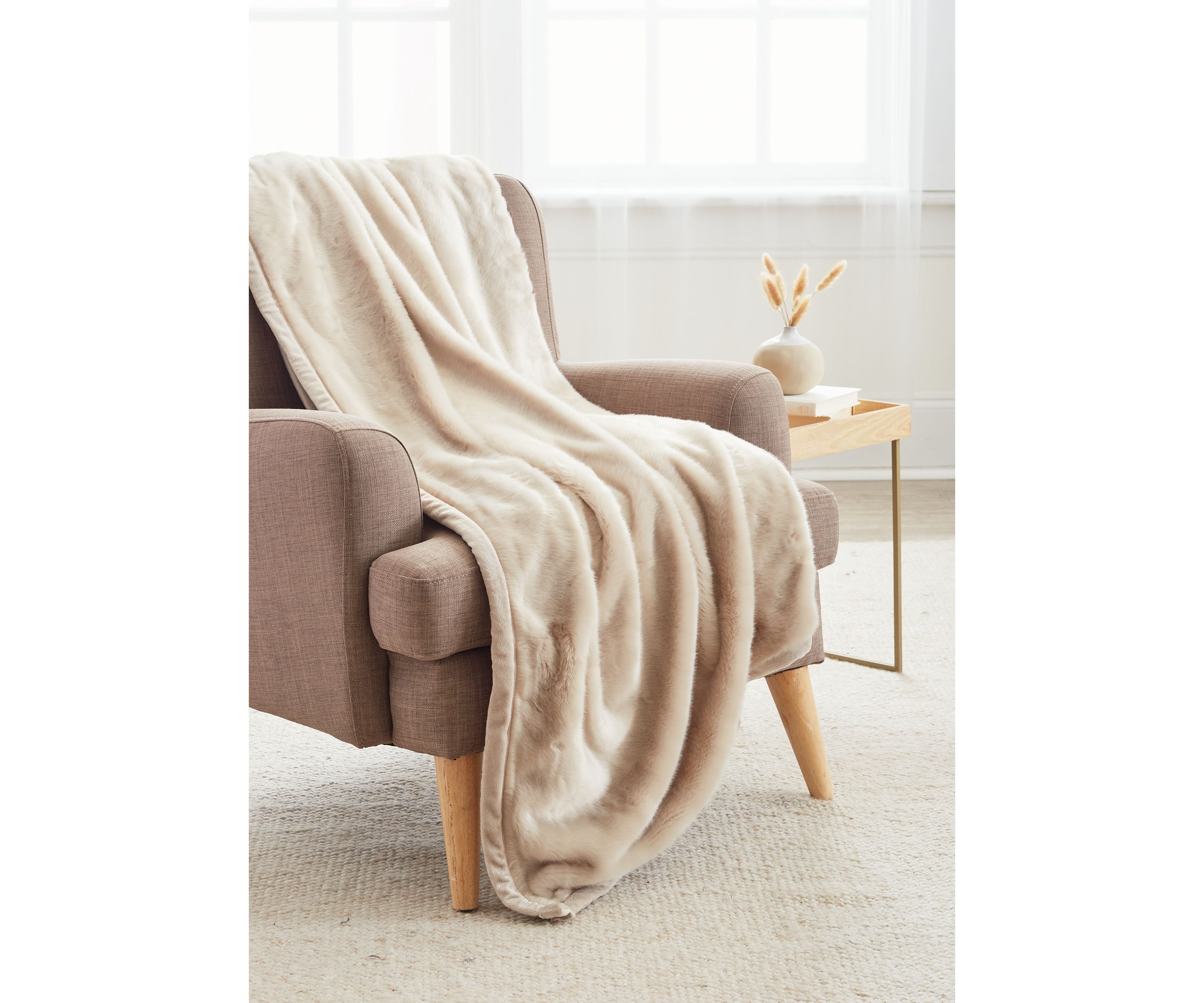 Luxury Faux Fur Throw Blanket