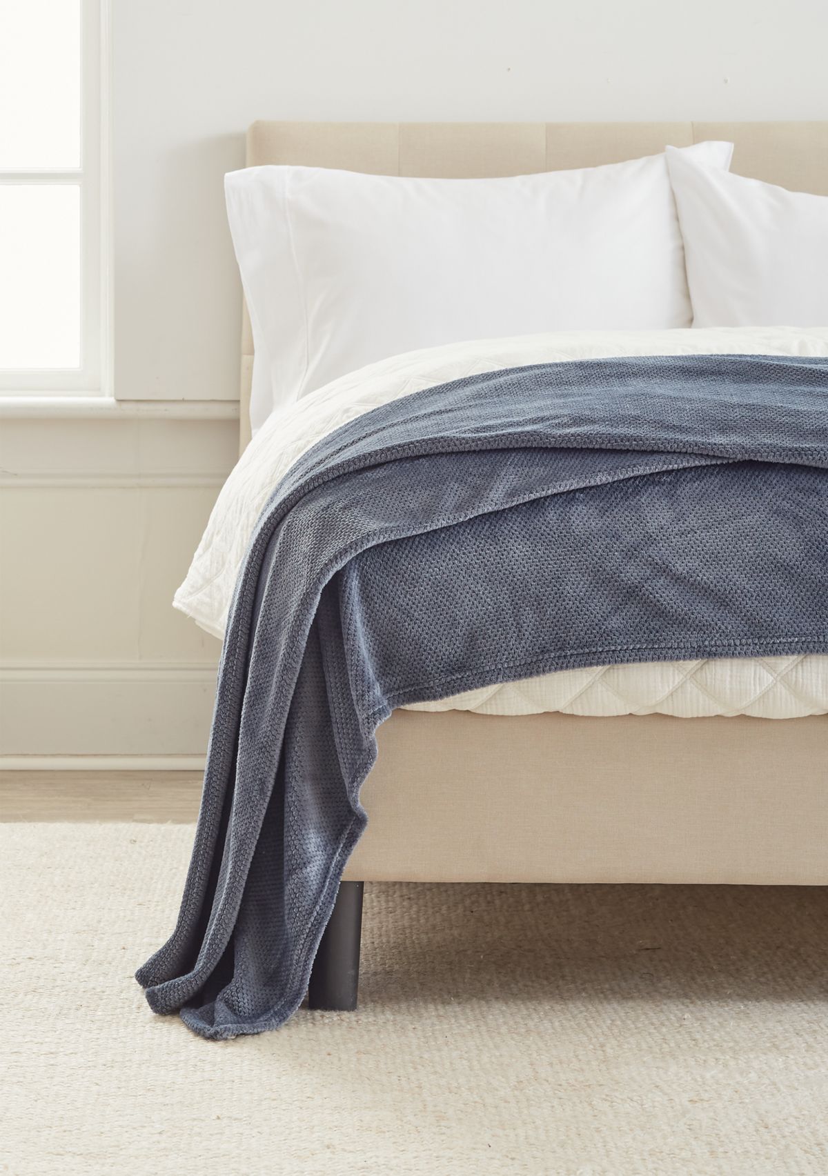 Baroque Micro Jacquard Velvet Blanket