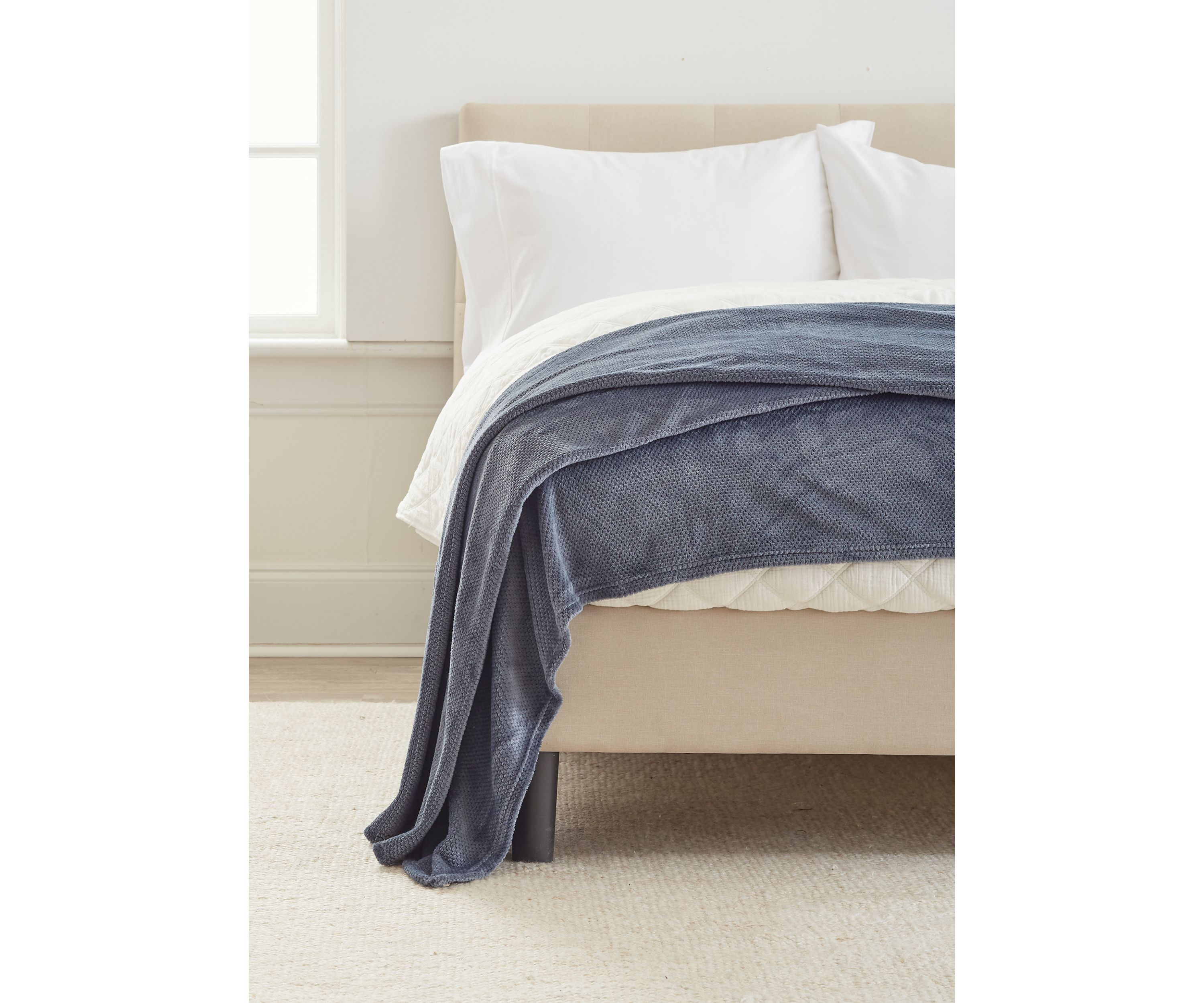 Baroque Micro Jacquard Velvet Blanket