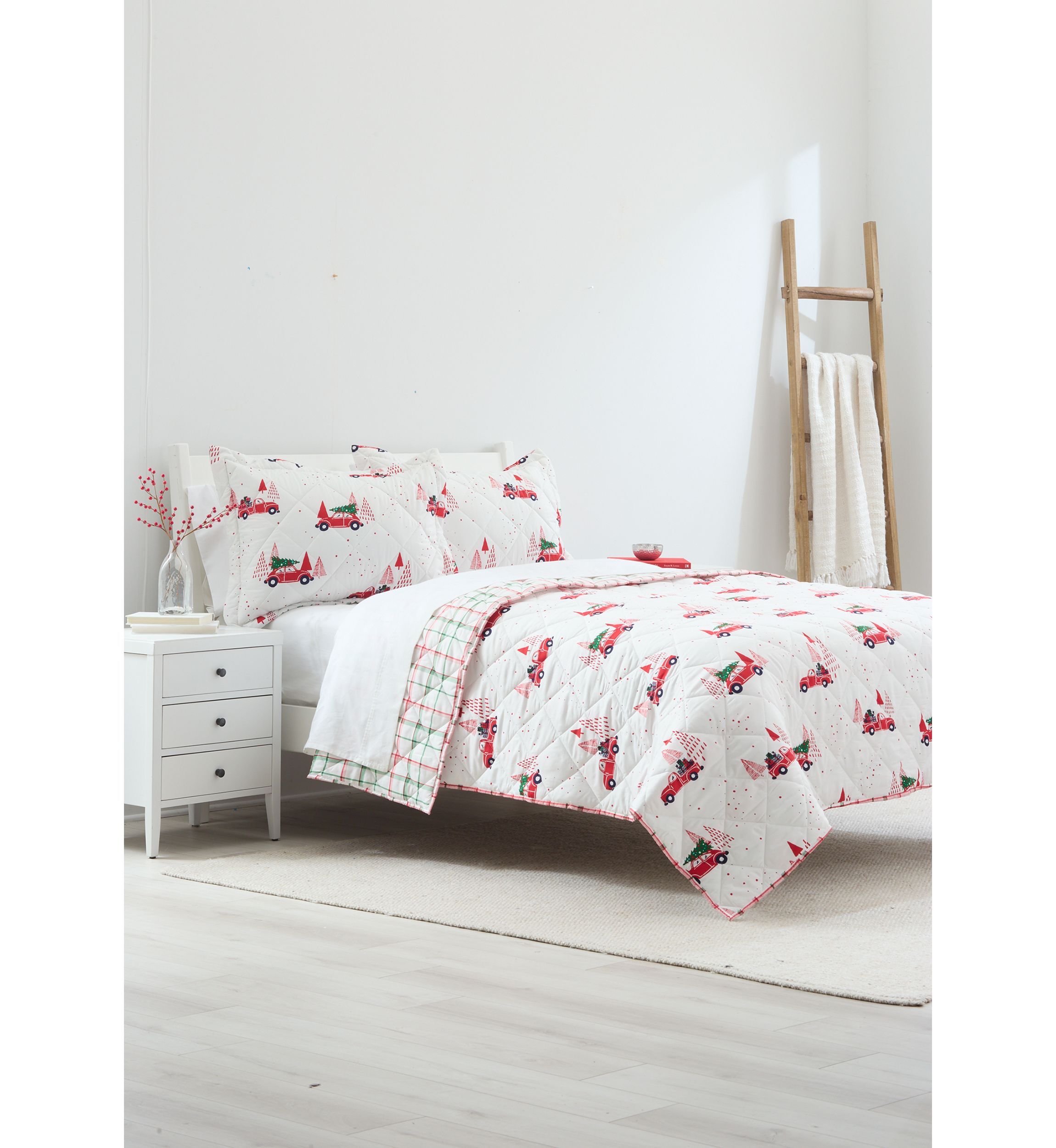 Red Christmas Car Quilt Set