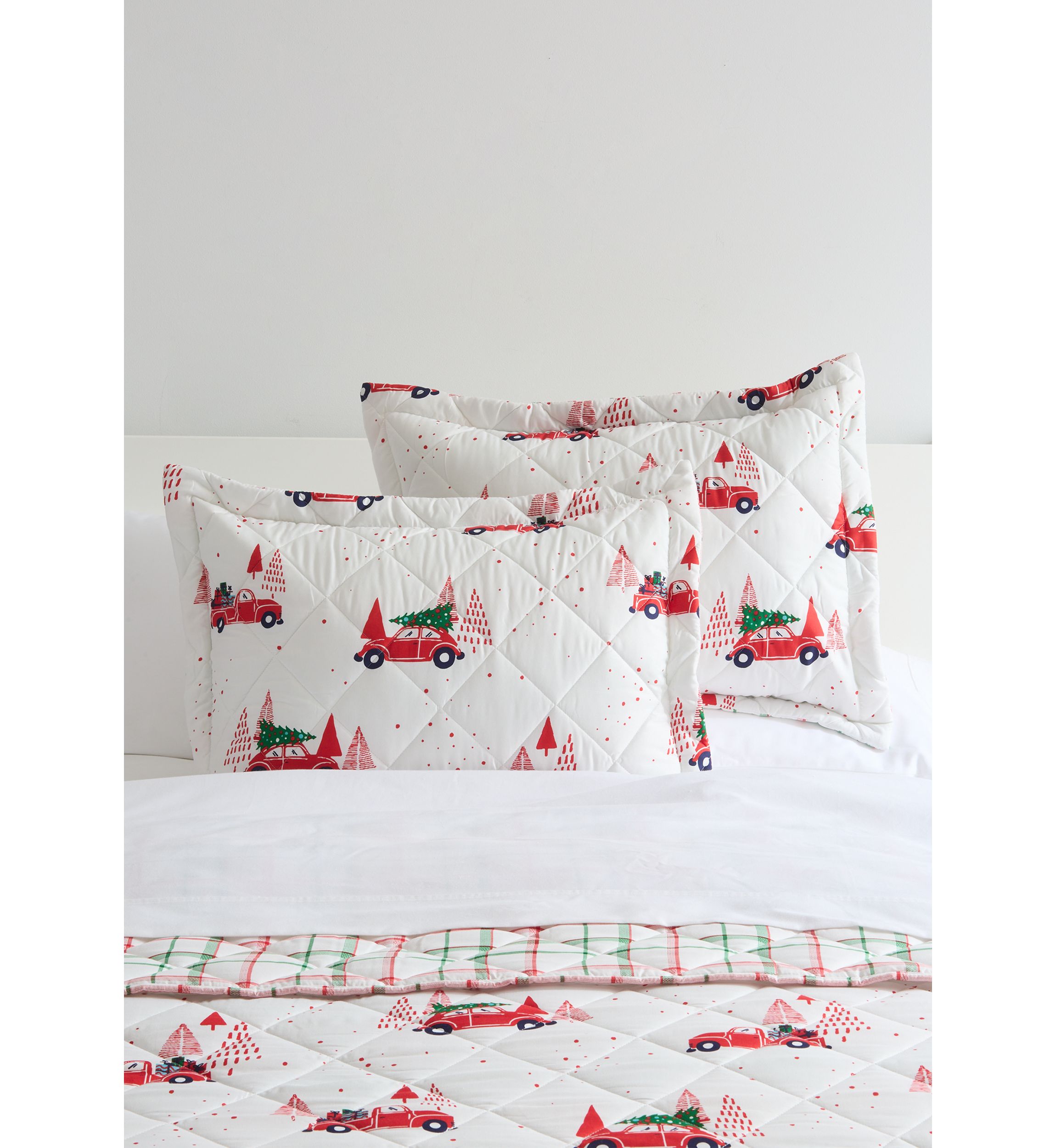Red Christmas Car Quilt Set