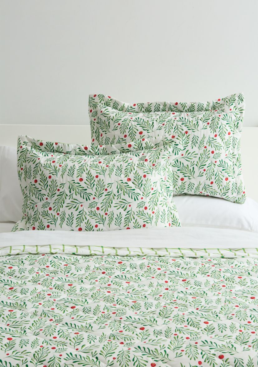 Holly Branch Quilt Set