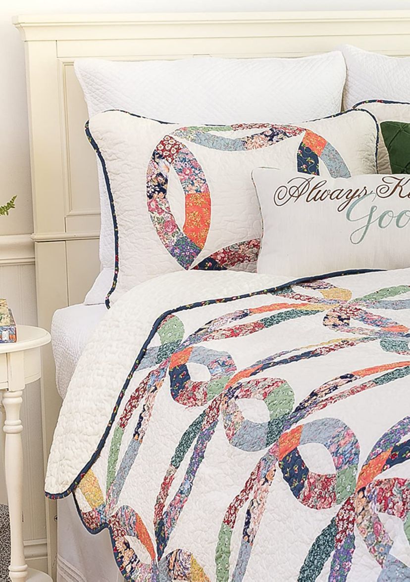 Heritage Wedding Ring Pieced Patchwork Quilt Set