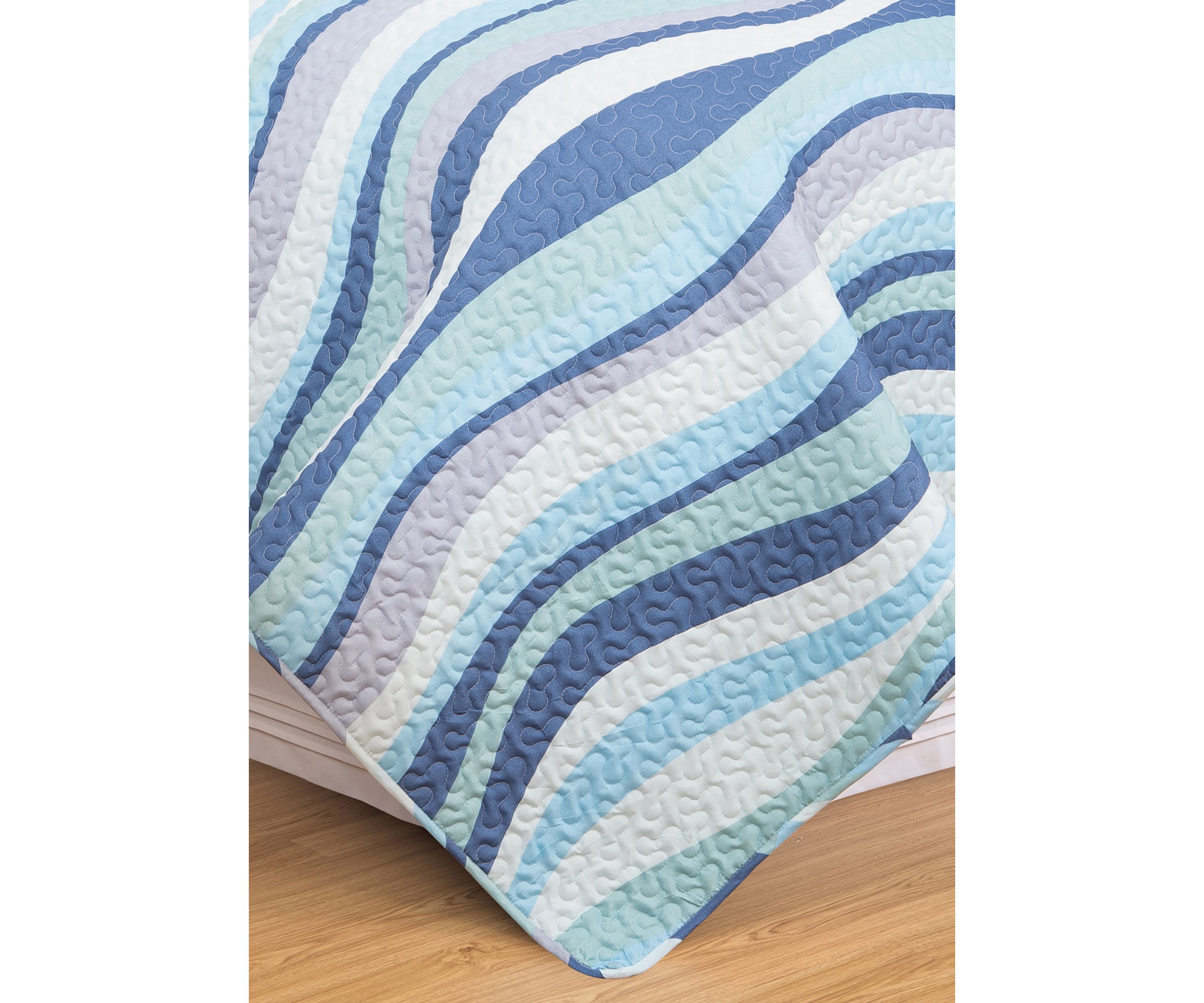 Seawaves Coastal Quilt Set